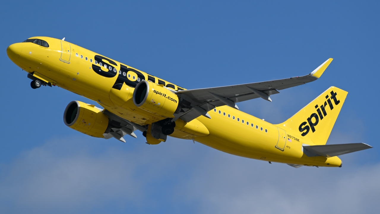 Full size: Spirit Airlines Airbus A320NEO N975NK at Reno/Tahoe International Airport