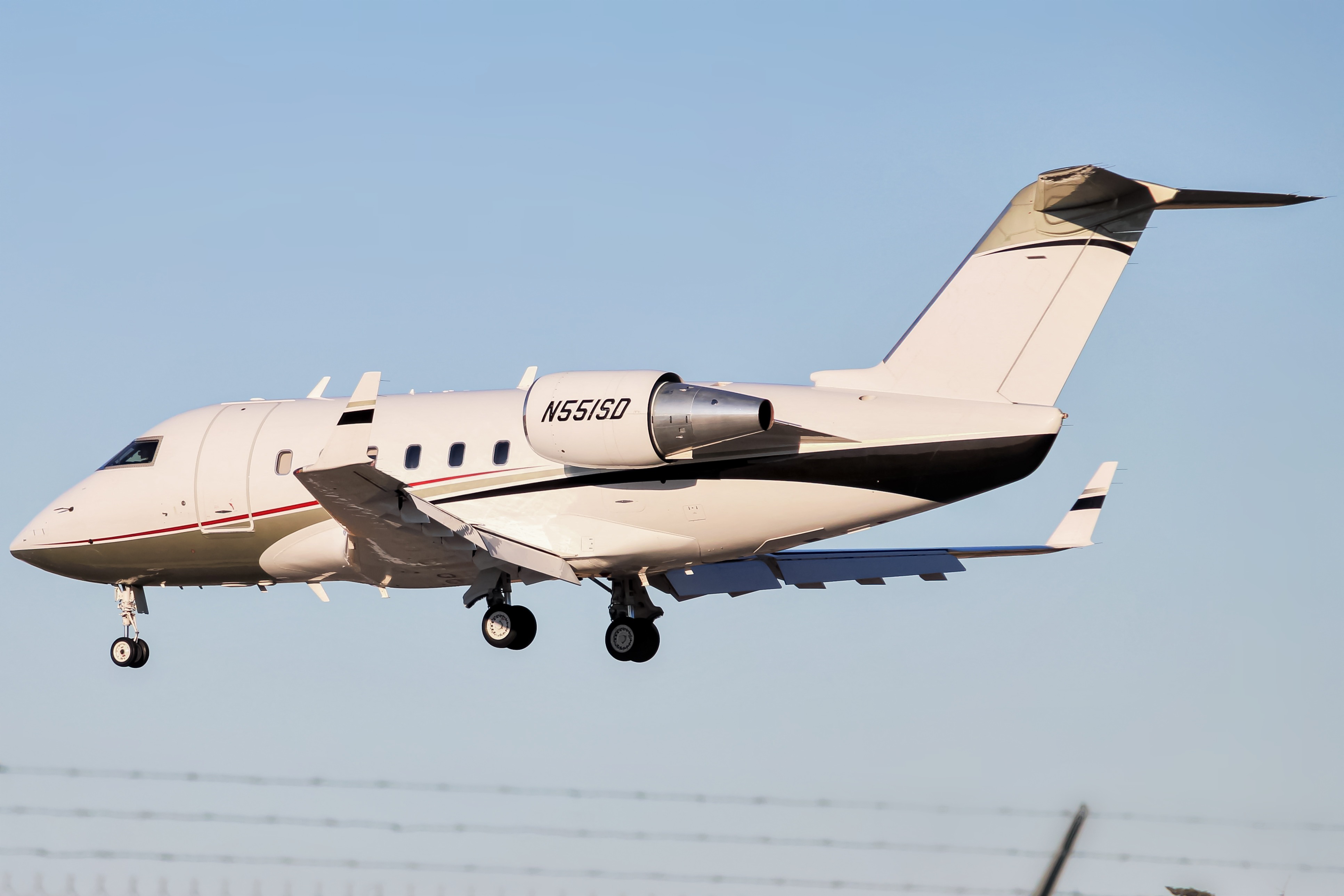 Full size: PRIVATE Bombardier Challenger 604 N551SD at Baltimore/Washington International Thurgood Marshall Airport