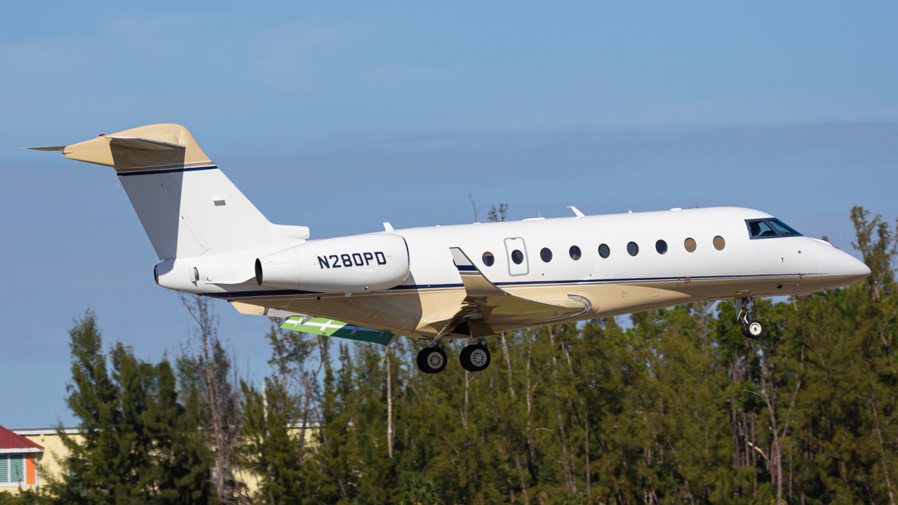 Full size: PRIVATE Gulfstream G280 N280PD at Naples Municipal Airport