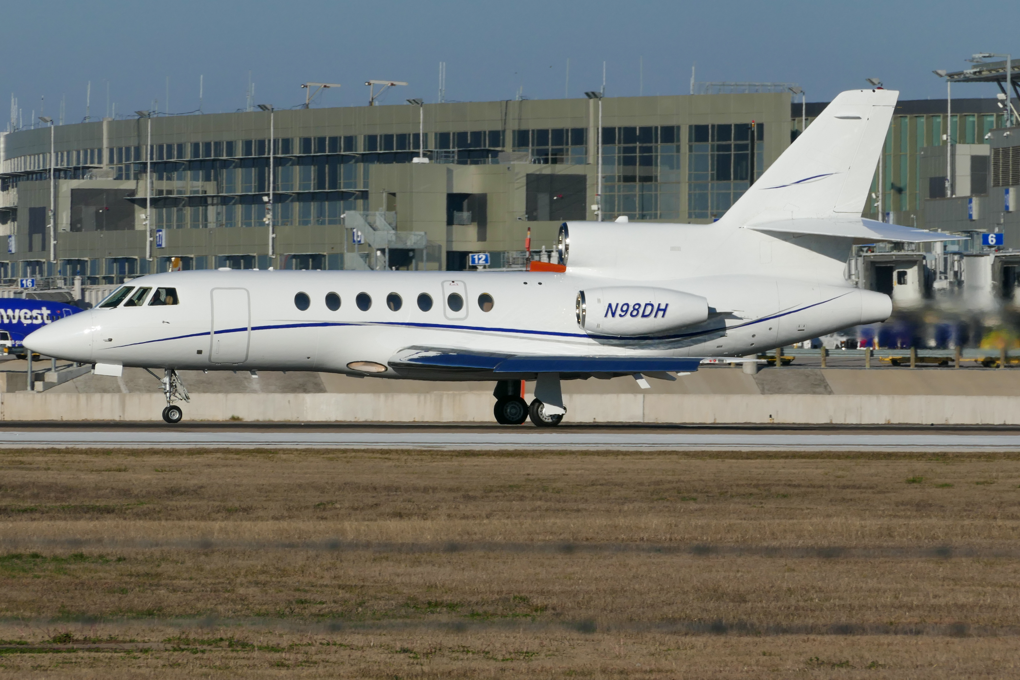 Full size: PRIVATE Dassault Falcon 50 N98DH at Austin-Bergstrom International Airport