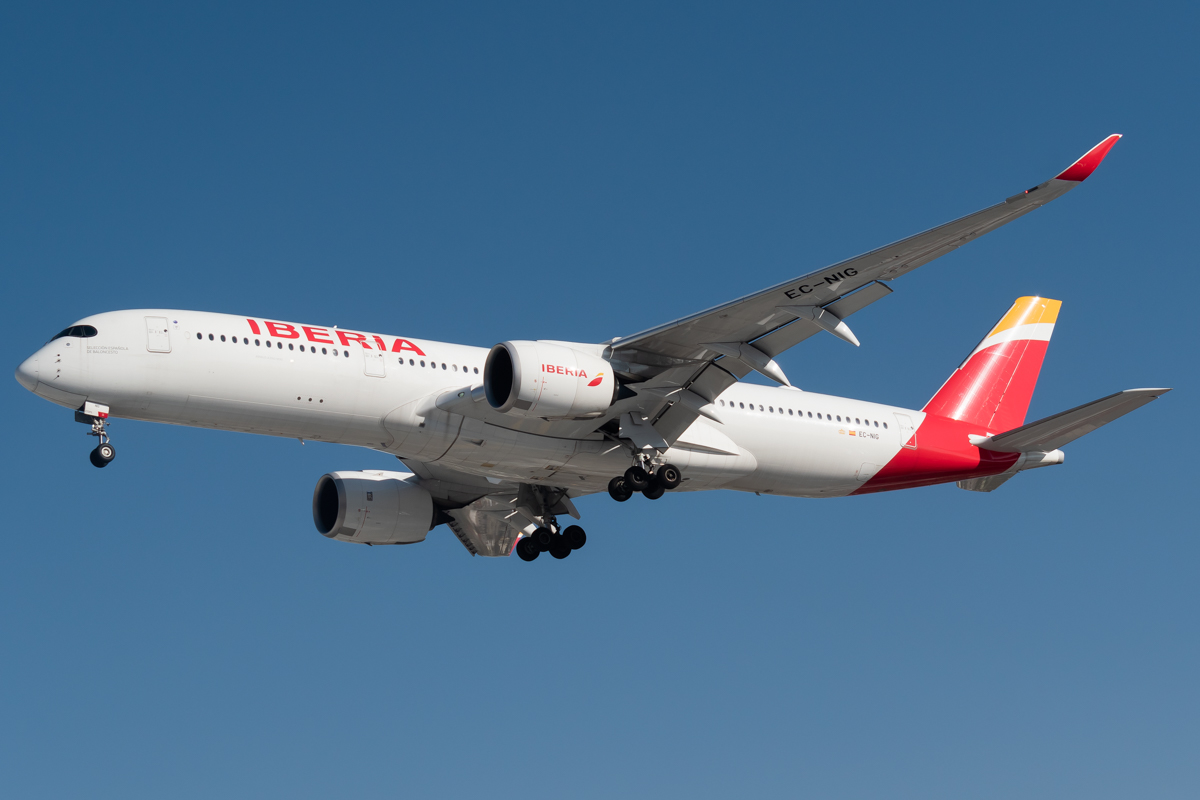 Full size: Iberia Airbus A350-900 EC-NIG at Mexico City International Airport