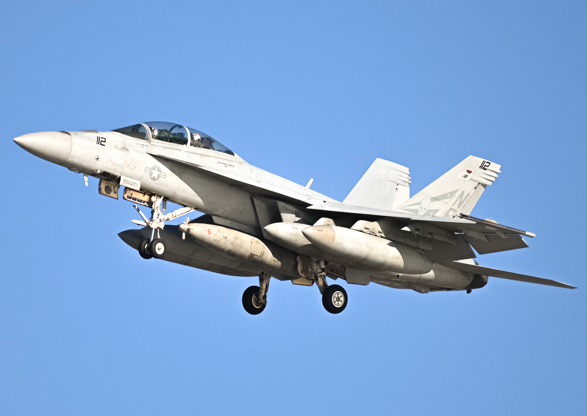 Full size: USN - United States Navy Boeing F/A-18E/F Super Hornet 166796 at North Island NAS