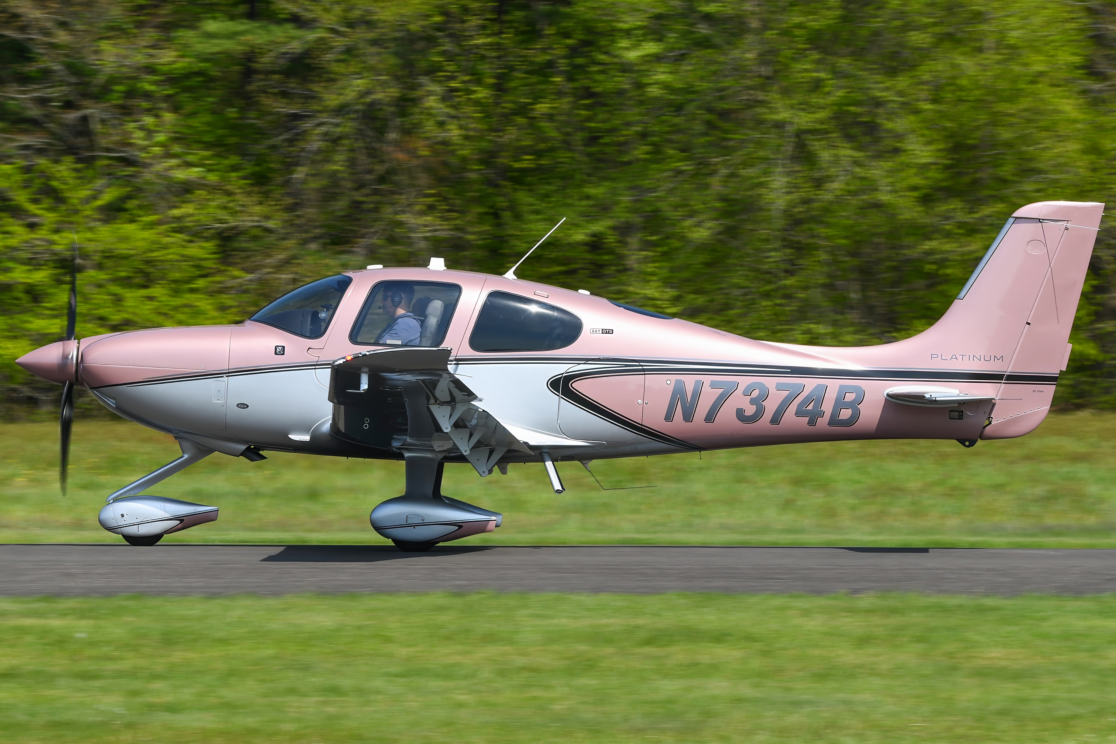 Full size: PRIVATE Cirrus SR-22 N7374B at Flying W Airport