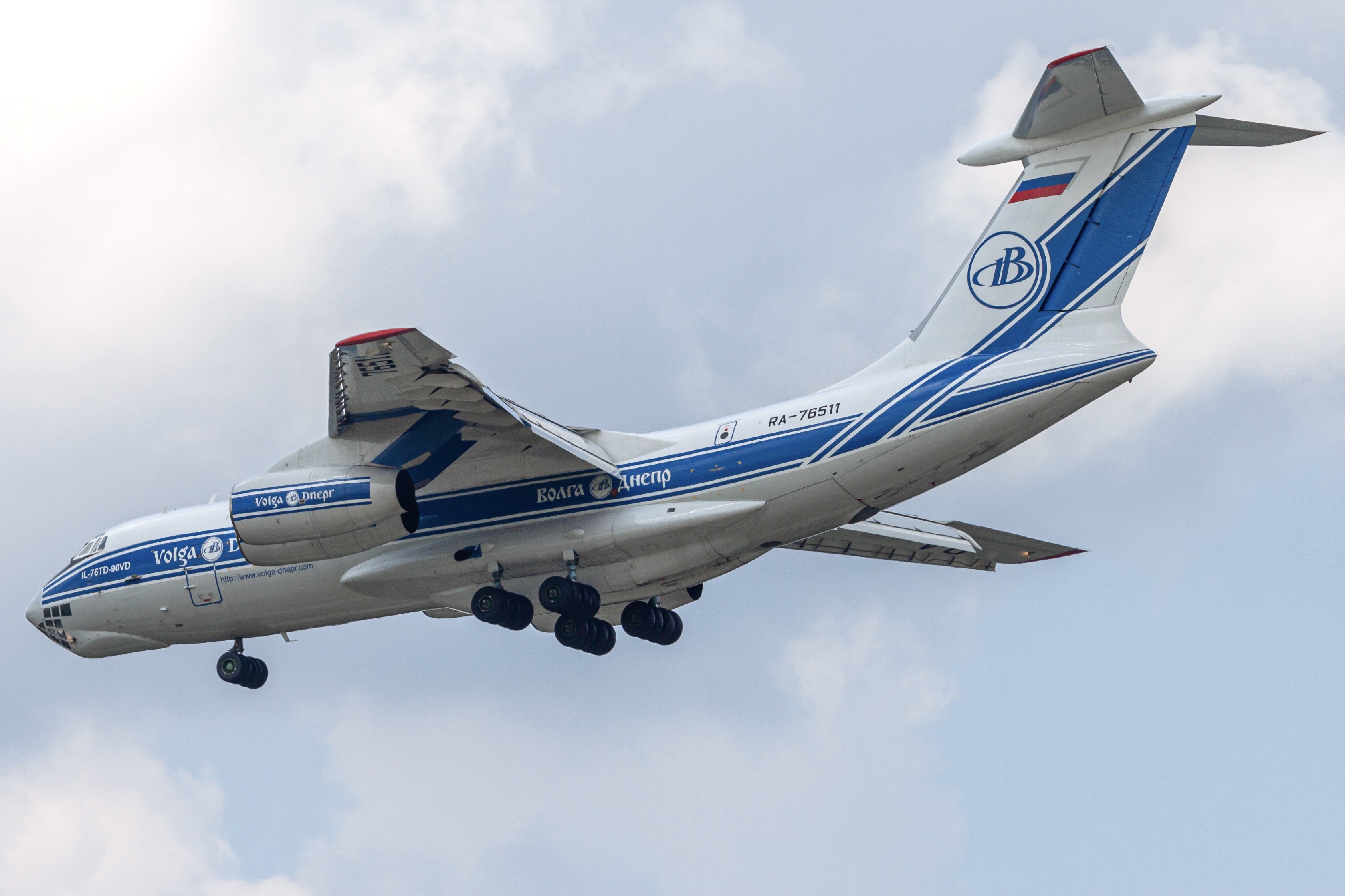 Full size: Volga-Dnepr Airlines Ilyushin IL-76 RA-76511 at Houston-George Bush Intercontinental Airport