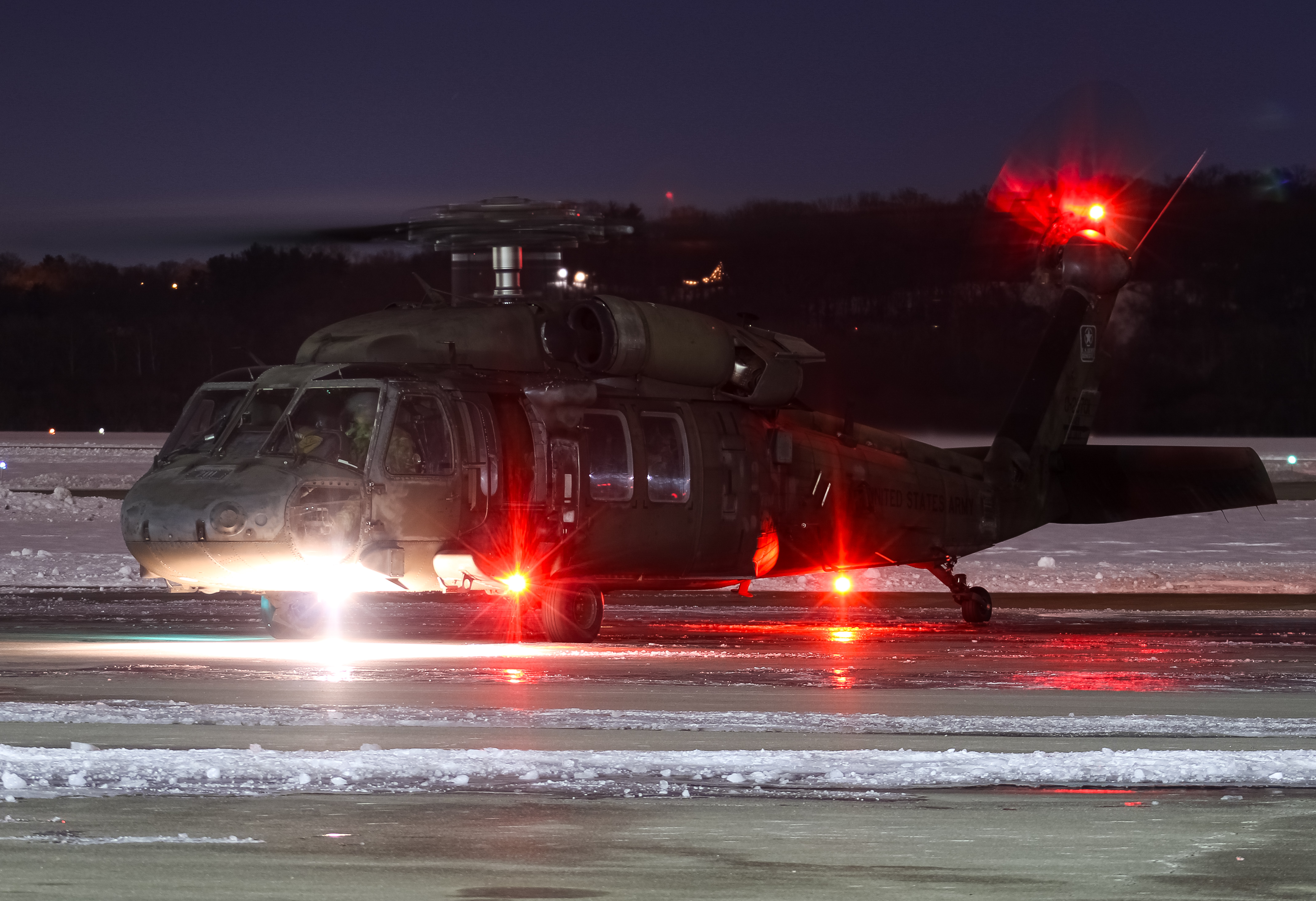 Full size: USA - United States Army Sikorsky UH-60 Blackhawk 96-26701 at Cincinnati Municipal Airport/Lunken Field