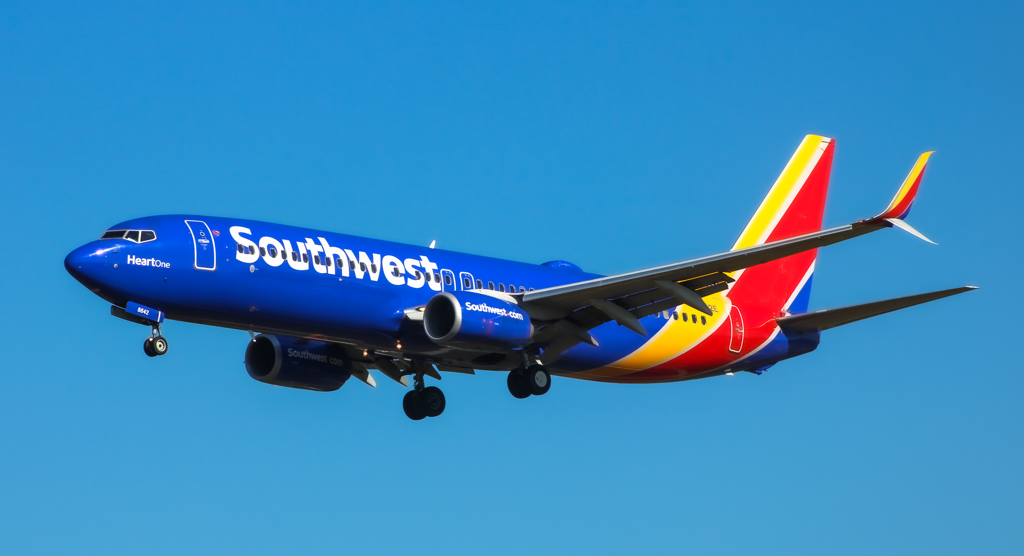 Full size: Southwest Airlines Boeing 737-800 N8642E at Baltimore/Washington International Thurgood Marshall Airport