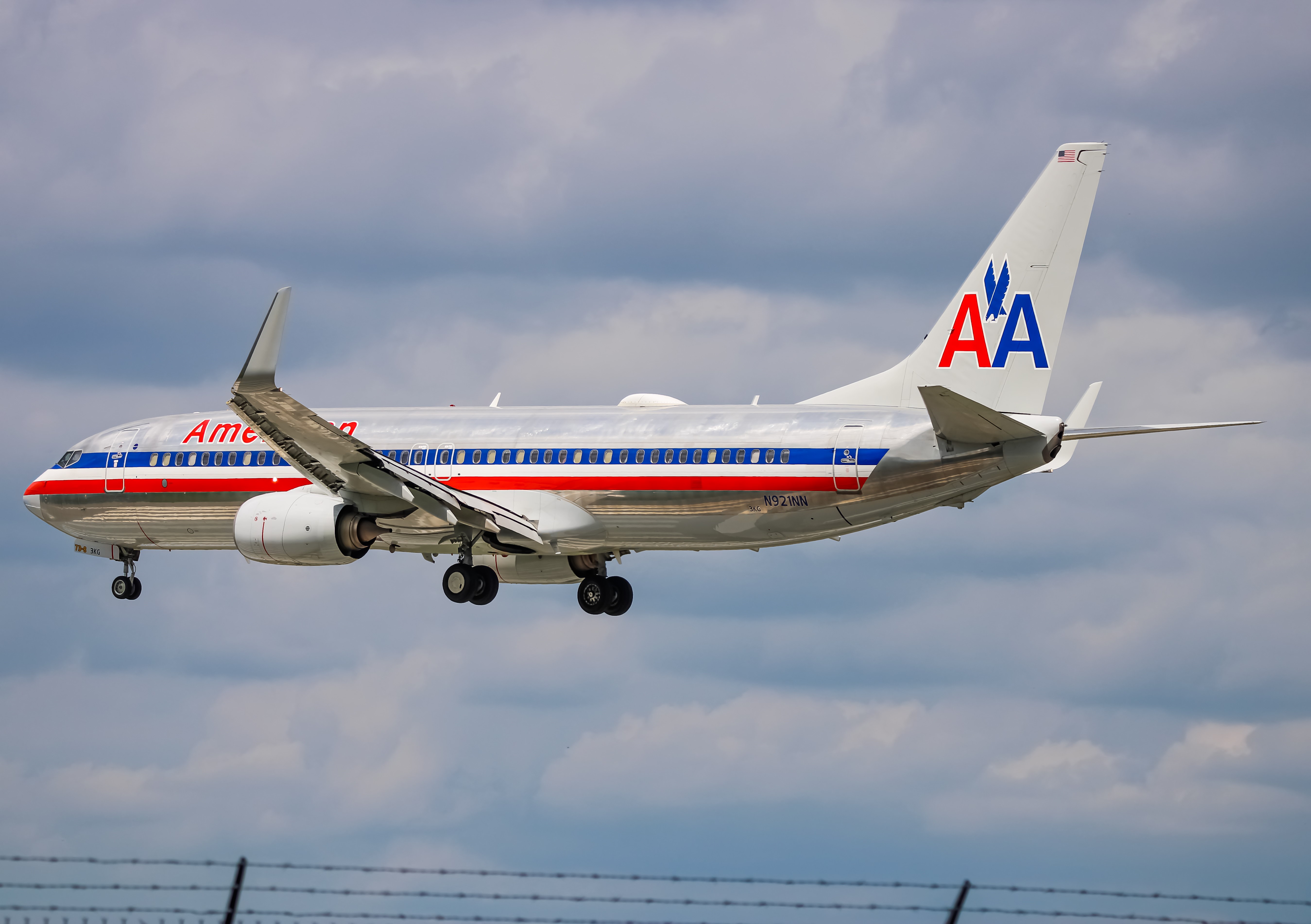 Full size: American Airlines Boeing 737-800 N921NN at Baltimore/Washington International Thurgood Marshall Airport