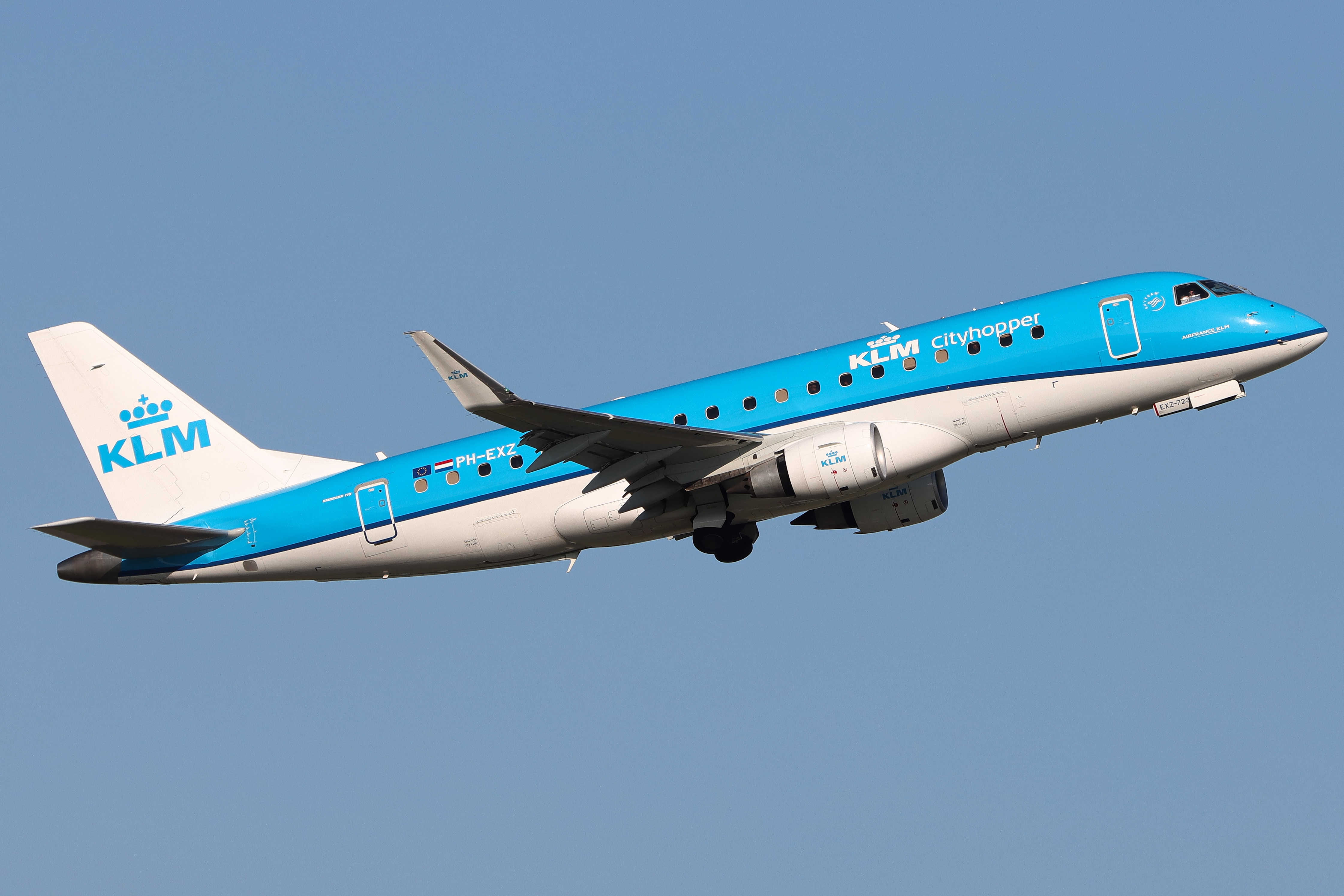 Full size: KLM CityHopper Embraer E175 PH-EXZ at Amsterdam Schiphol Airport