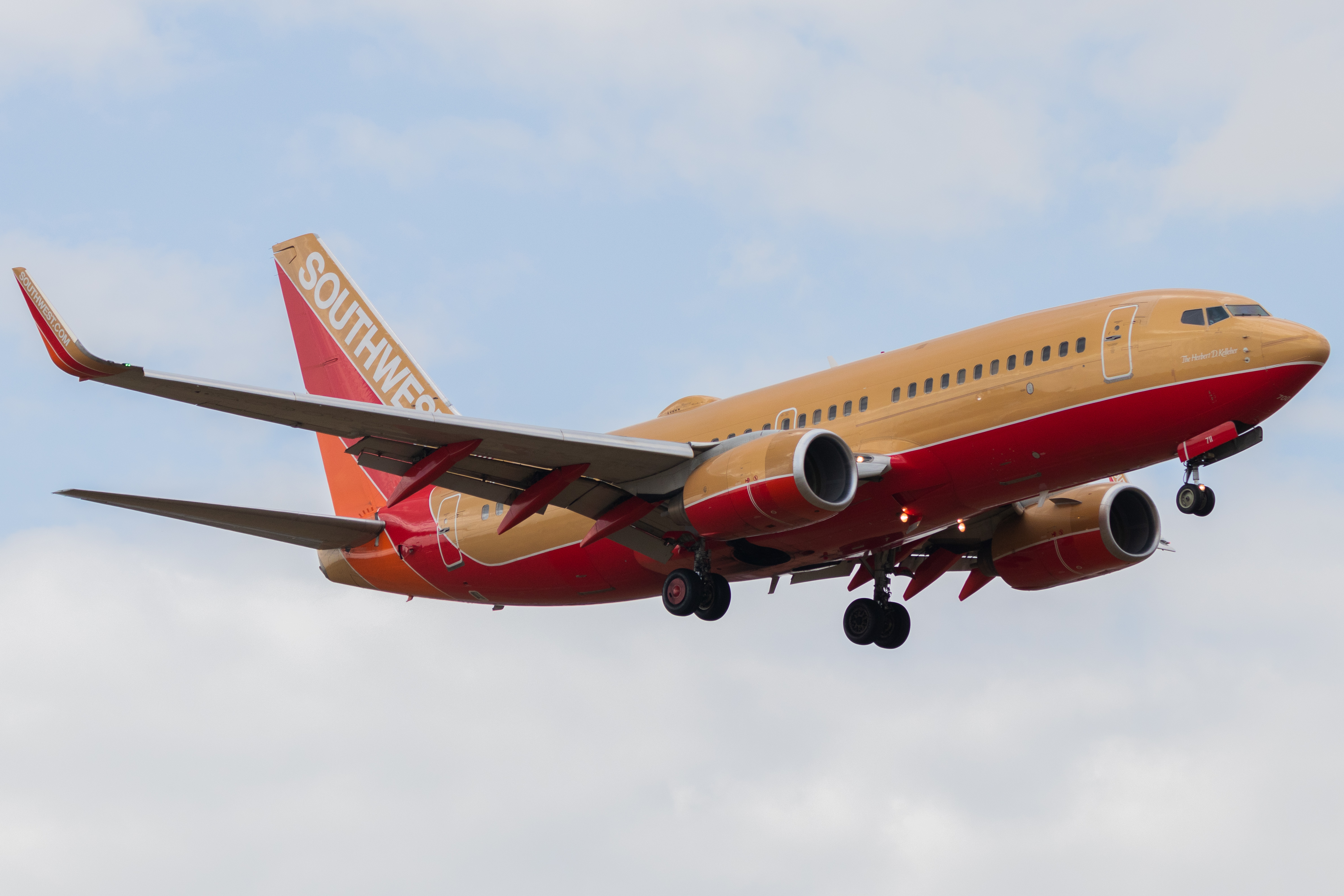 Full size: Southwest Airlines Boeing 737-700 N711HK at San Antonio International Airport