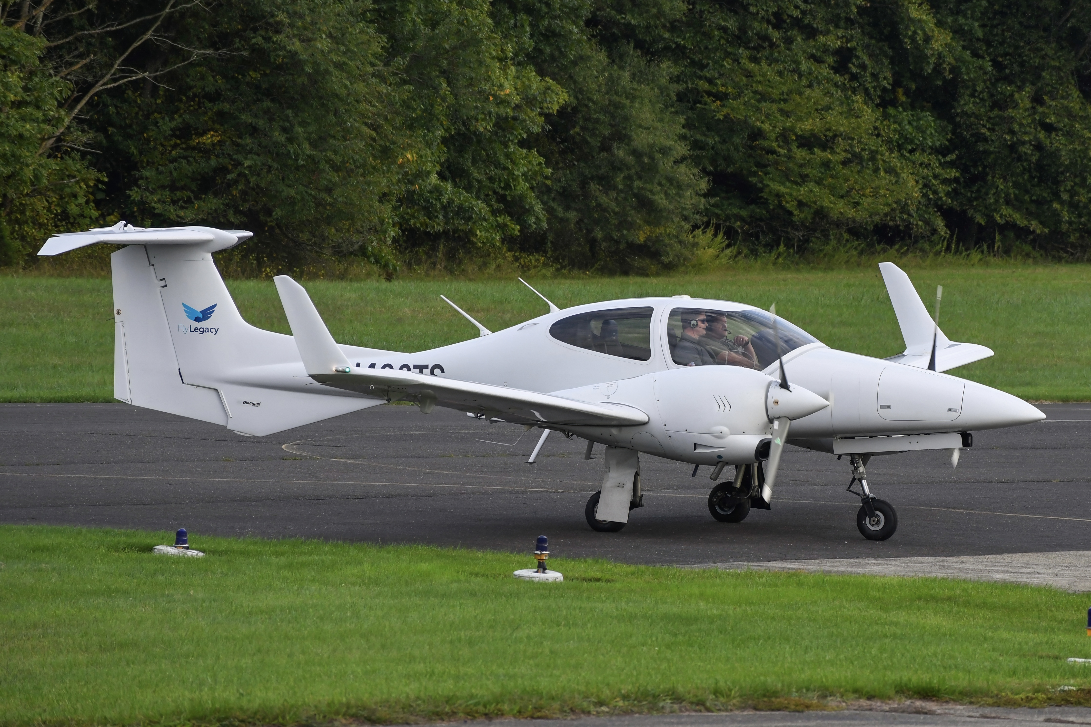 Full size: PRIVATE Diamond DA-42 Twin Star N496TS at Flying W Airport