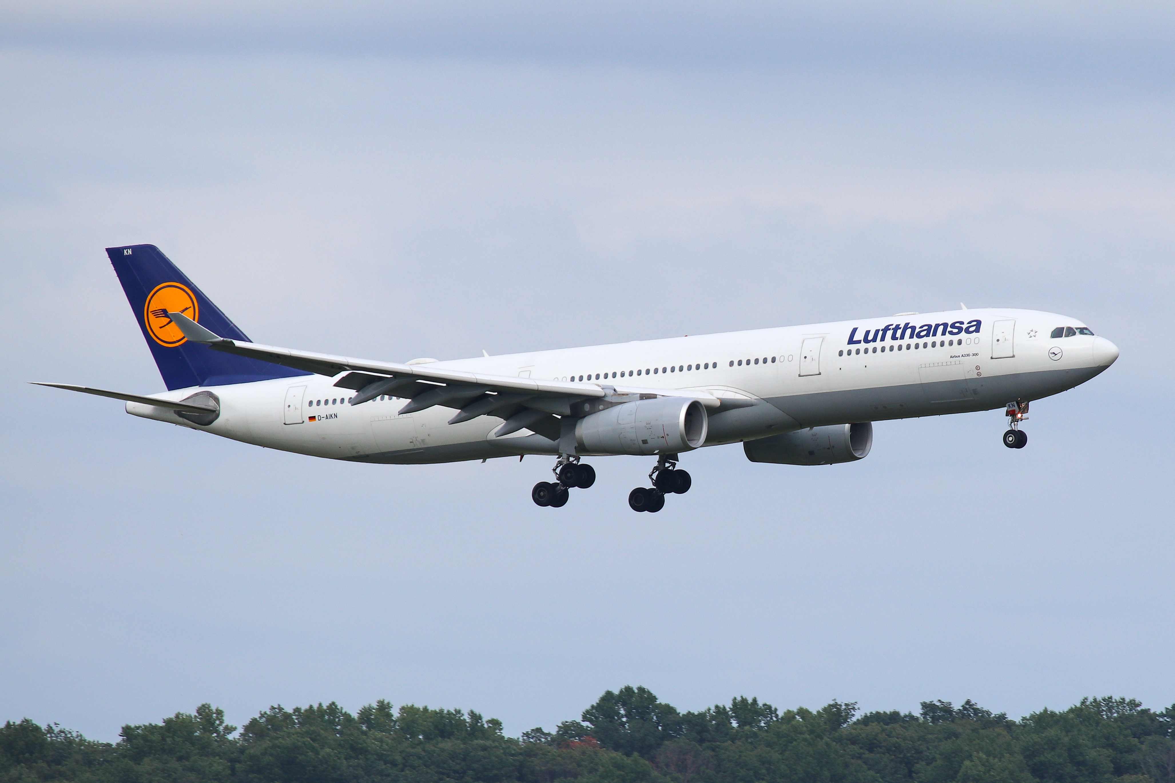 Full size: Lufthansa Airbus A330-300 D-AIKN at Washington Dulles International Airport