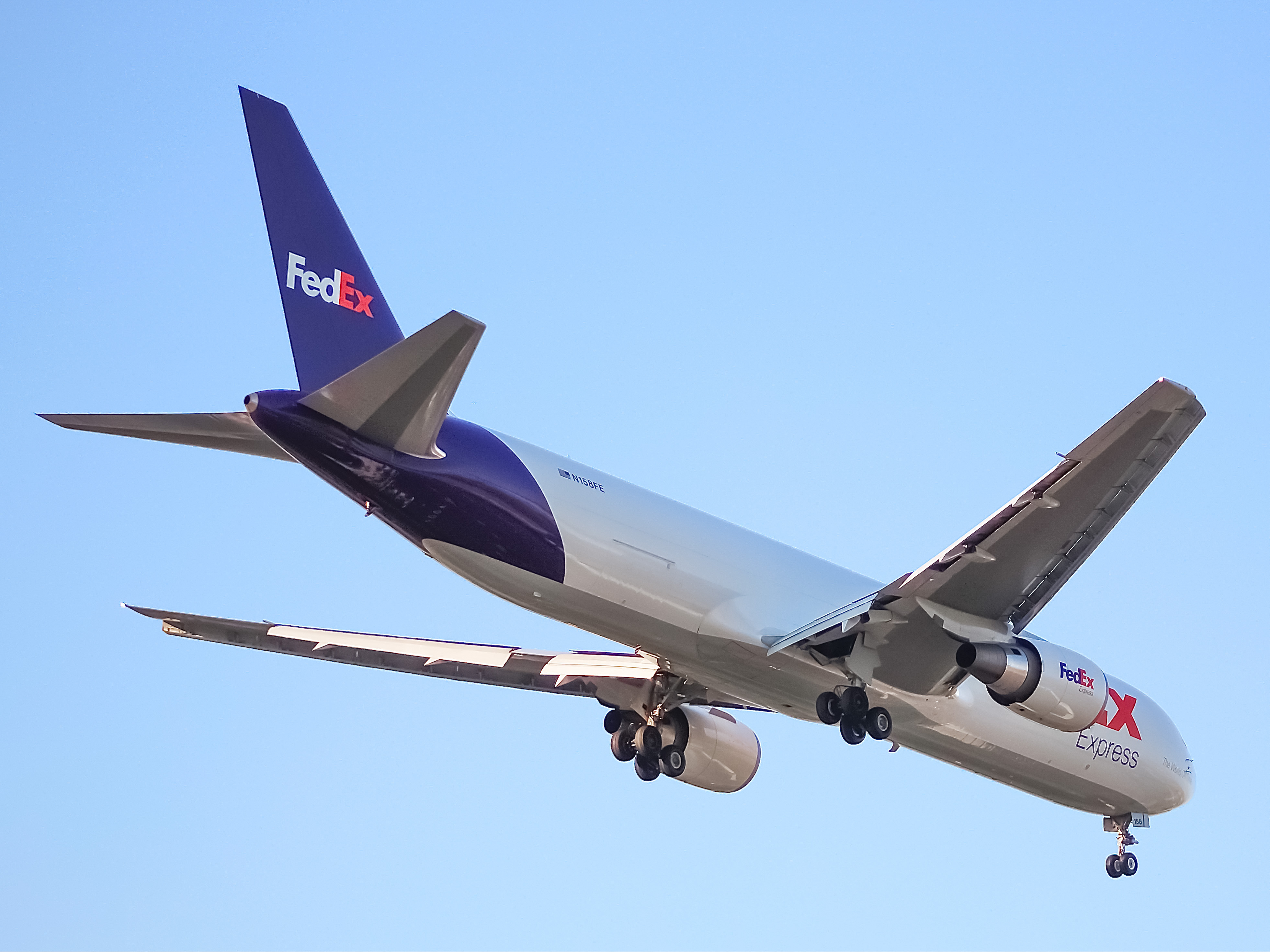 Full size: FedEx Boeing 767-300F N158FE at Chicago O'Hare International Airport