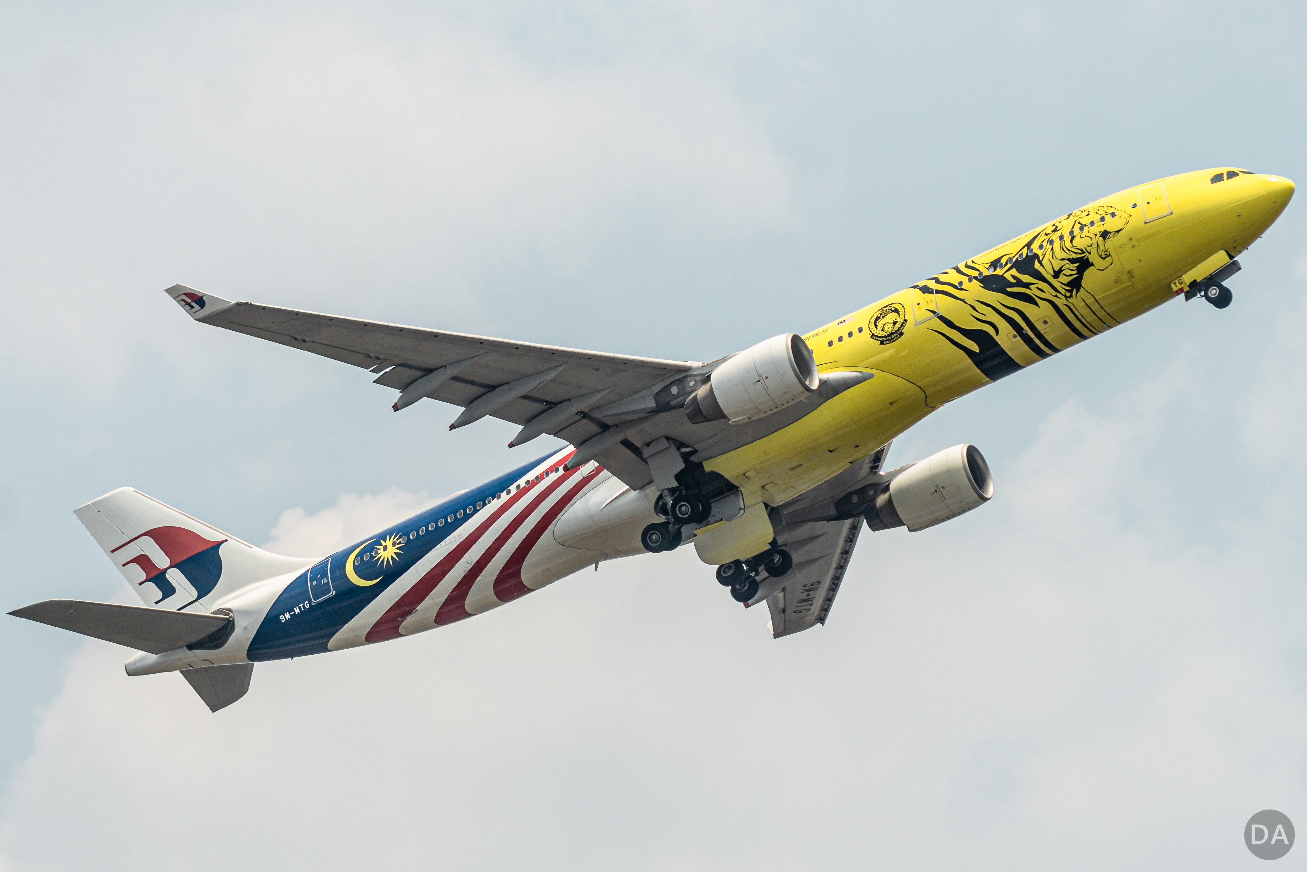 Full size: Malaysia Airlines Airbus A330-300 9M-MTG at Kuala Lumpur International Airport