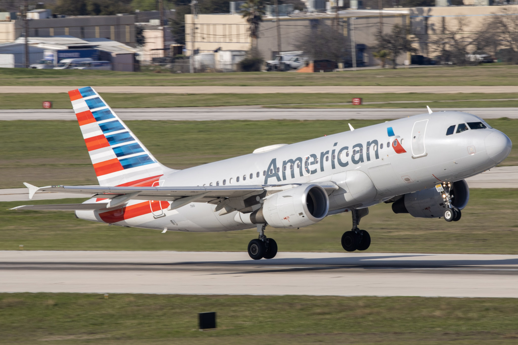 Full size: American Airlines  Airbus A319 N766US at San Antonio International Airport