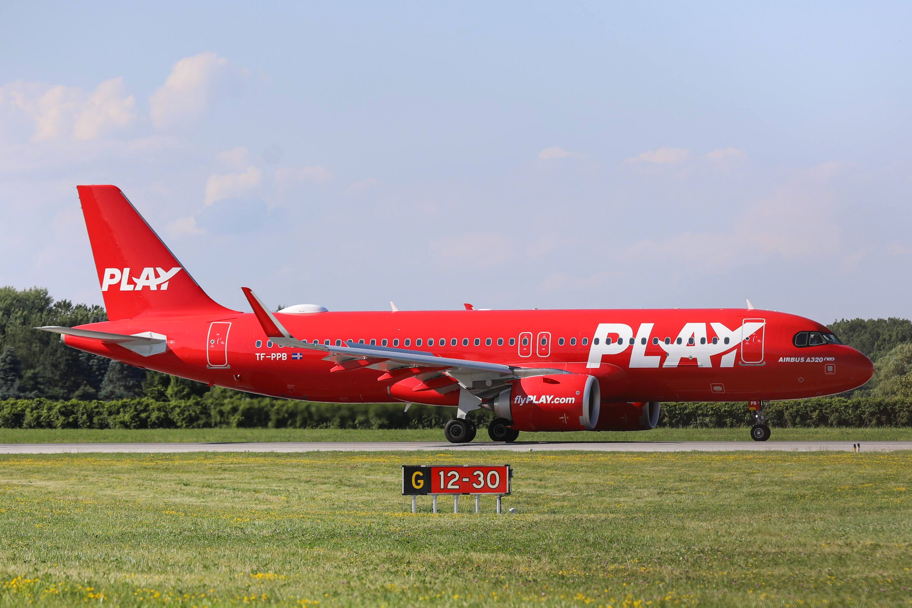Full size: Play Airbus A320NEO TF-PPB at Hamilton John C. Munro International Airport