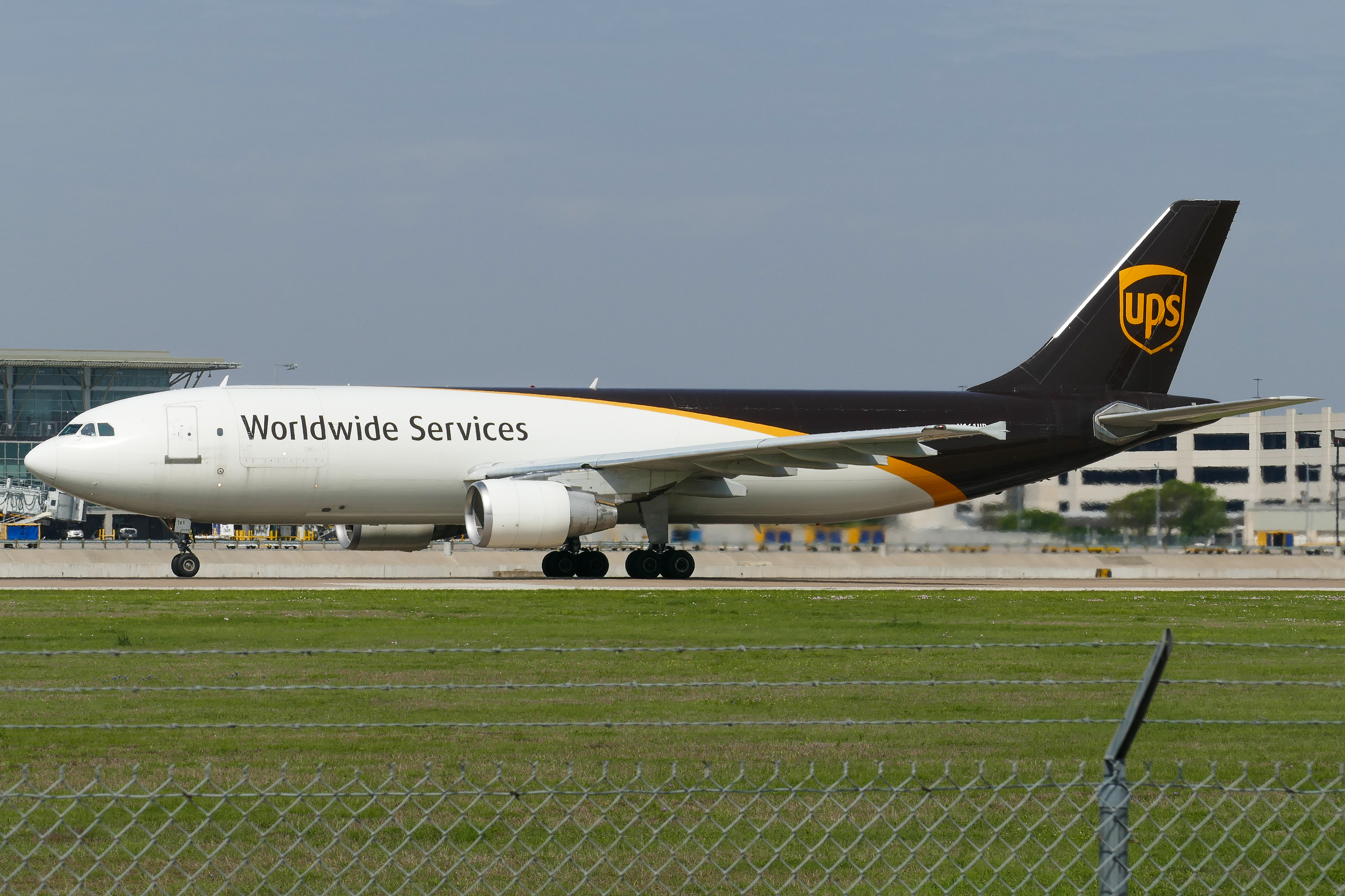 Full size: United Parcel Service Airbus A300F-600 N161UP at Austin-Bergstrom International Airport