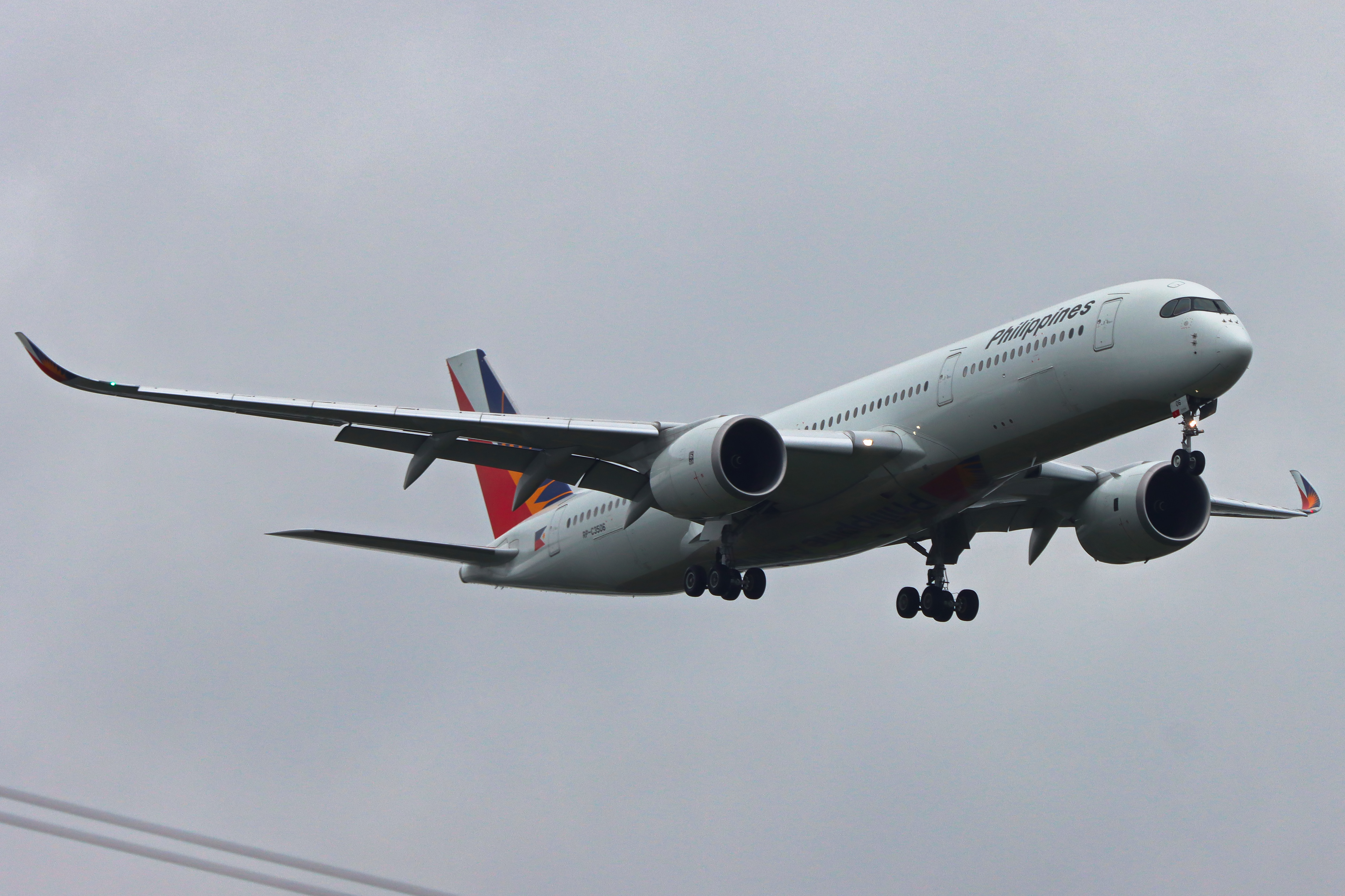 Full size: Philippine Airlines Airbus A350-900 RP-C3506 at London Heathrow International Airport