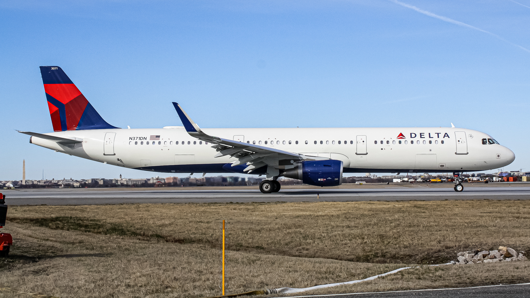 Full size: Delta Airlines Airbus A321-200 N371DN at Ronald Reagan National Airport