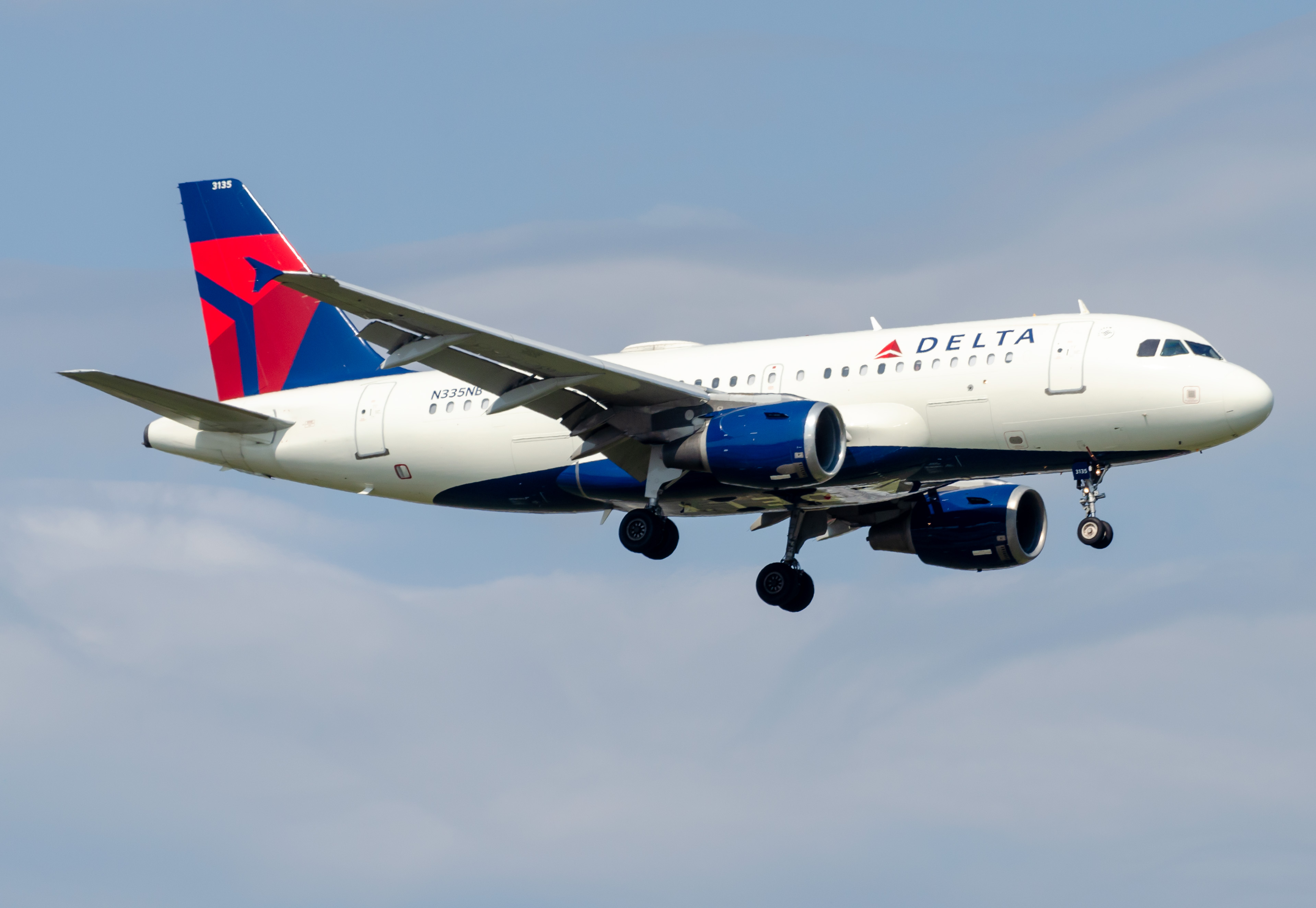 Full size: Delta Airlines Airbus A319 N335NB at John F. Kennedy International Airport