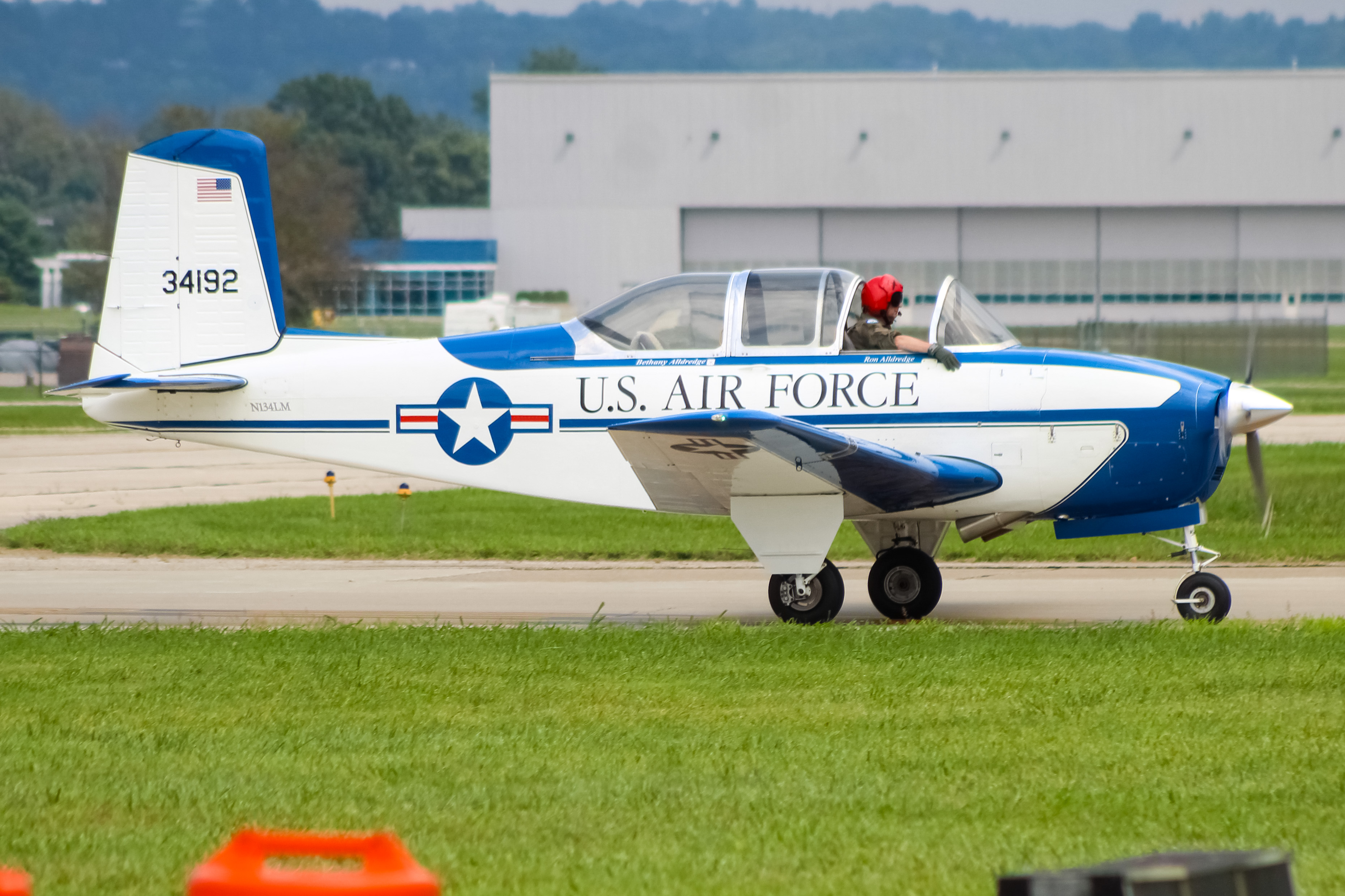 Full size: PRIVATE Beechcraft T-34A N134LM at Cincinnati Municipal Airport/Lunken Field