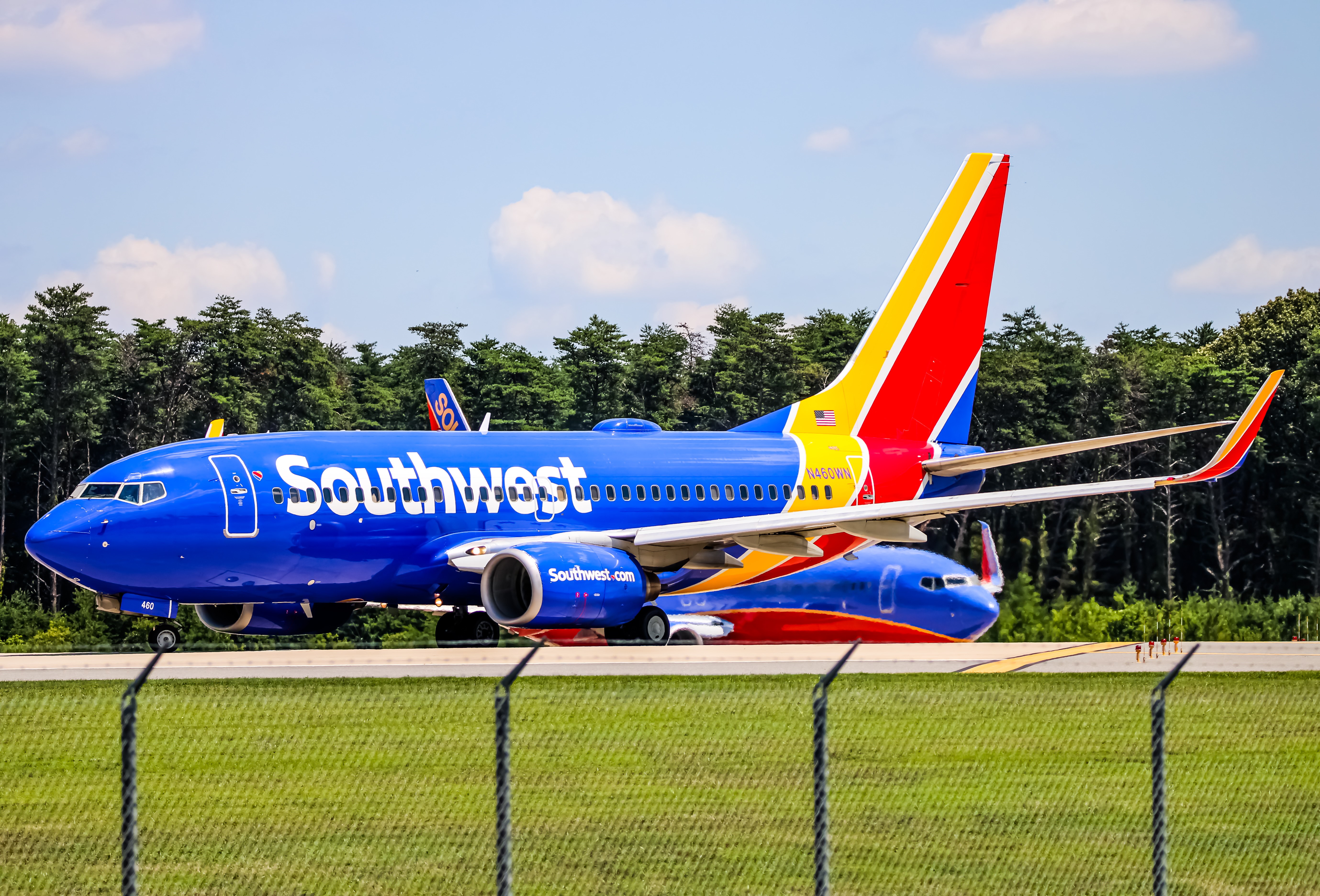 Full size: Southwest Airlines Boeing 737-700 N460WN at Baltimore/Washington International Thurgood Marshall Airport