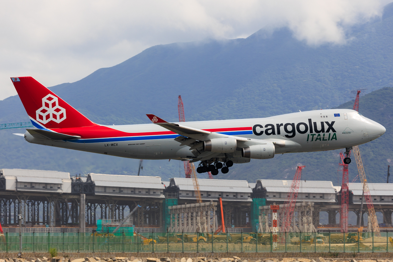 Full size: CargoLux Boeing 747-400F LX-WCV at Hong Kong International Airport