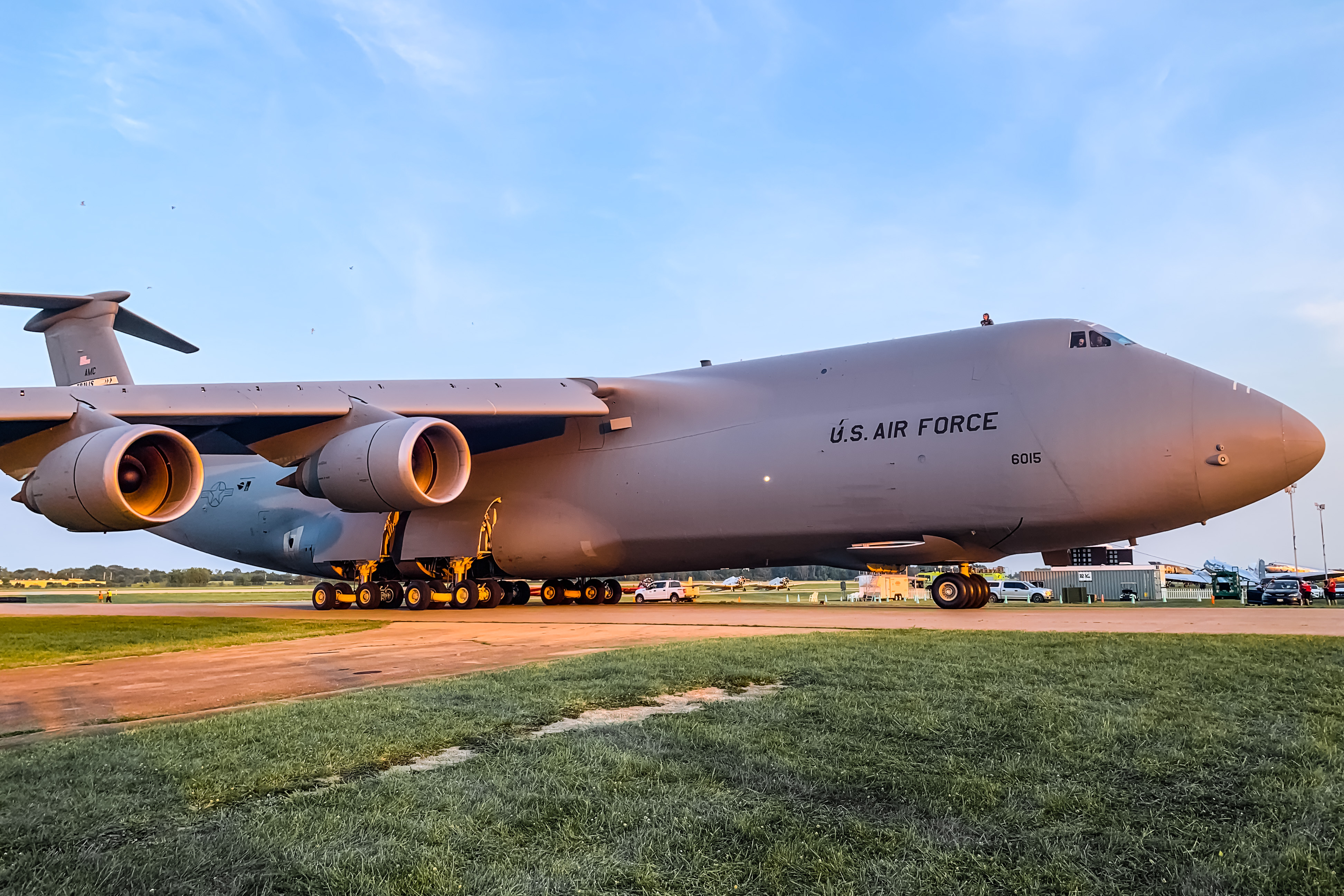 Full size: USAF - United States Air Force Lockheed C-5 Galaxy 86-0015 at Wittman Regional Airport
