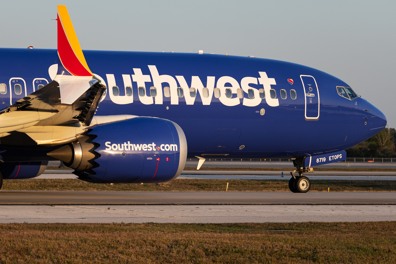 Full size: Southwest Airlines Boeing 737 MAX 8 N8719Q at Orlando International Airport