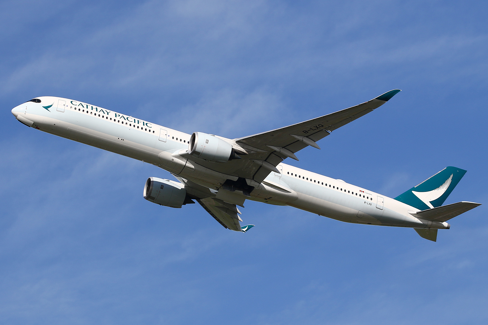Full size: Cathay Pacific Airbus A350-1000 B-LXQ at Hamburg Airport