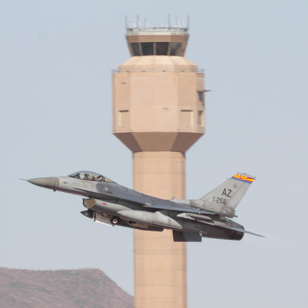 Full size: USAF - United States Air Force General Dynamics F-16 Fighting Falcon 86-0256 at Tucson International Airport