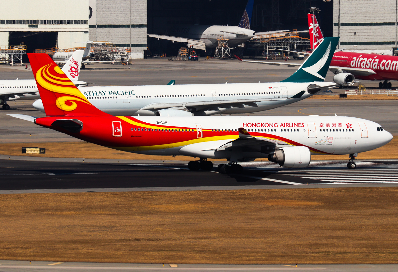 Full size: Hong Kong Airlines Airbus A330-200 B-LNI at Hong Kong International Airport