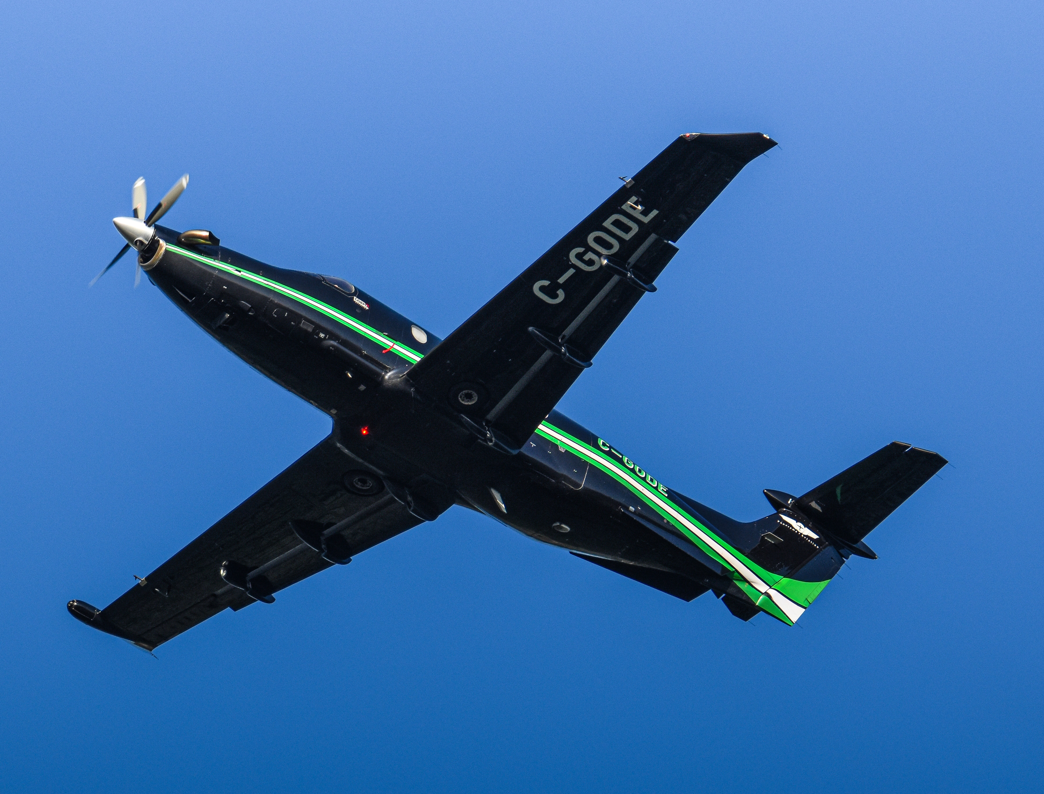 Full size: PRIVATE Pilatus PC-12 C-GODE at Norwood Memorial Airport