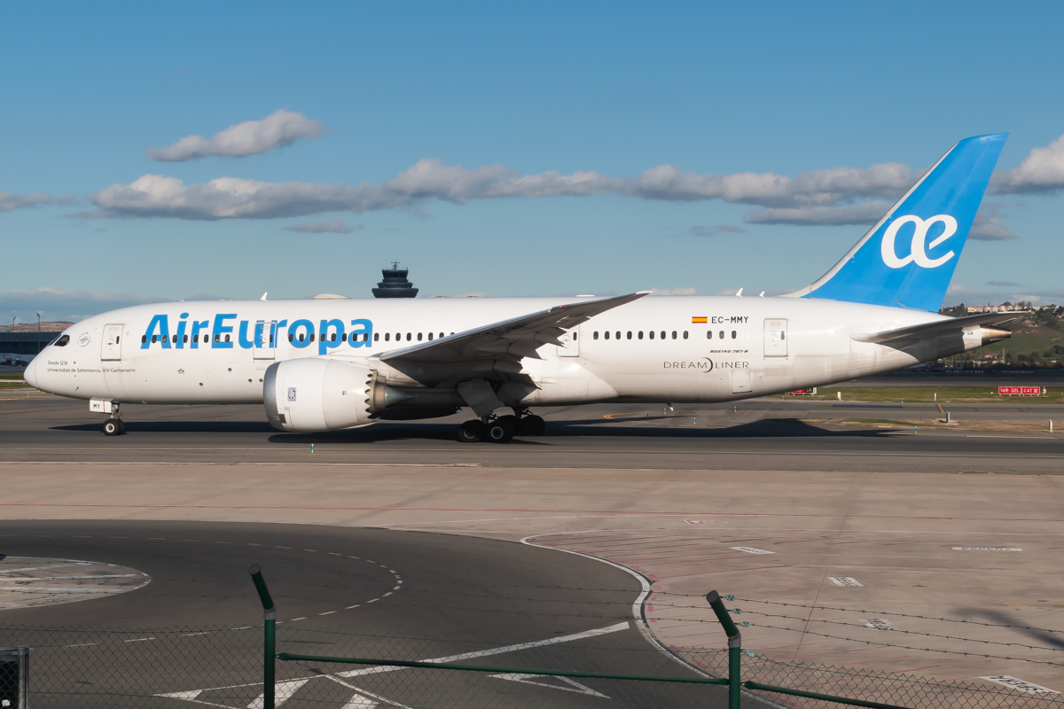Full size: Air Europa Boeing 787-8 EC-MMY at Madrid Barajas Airport