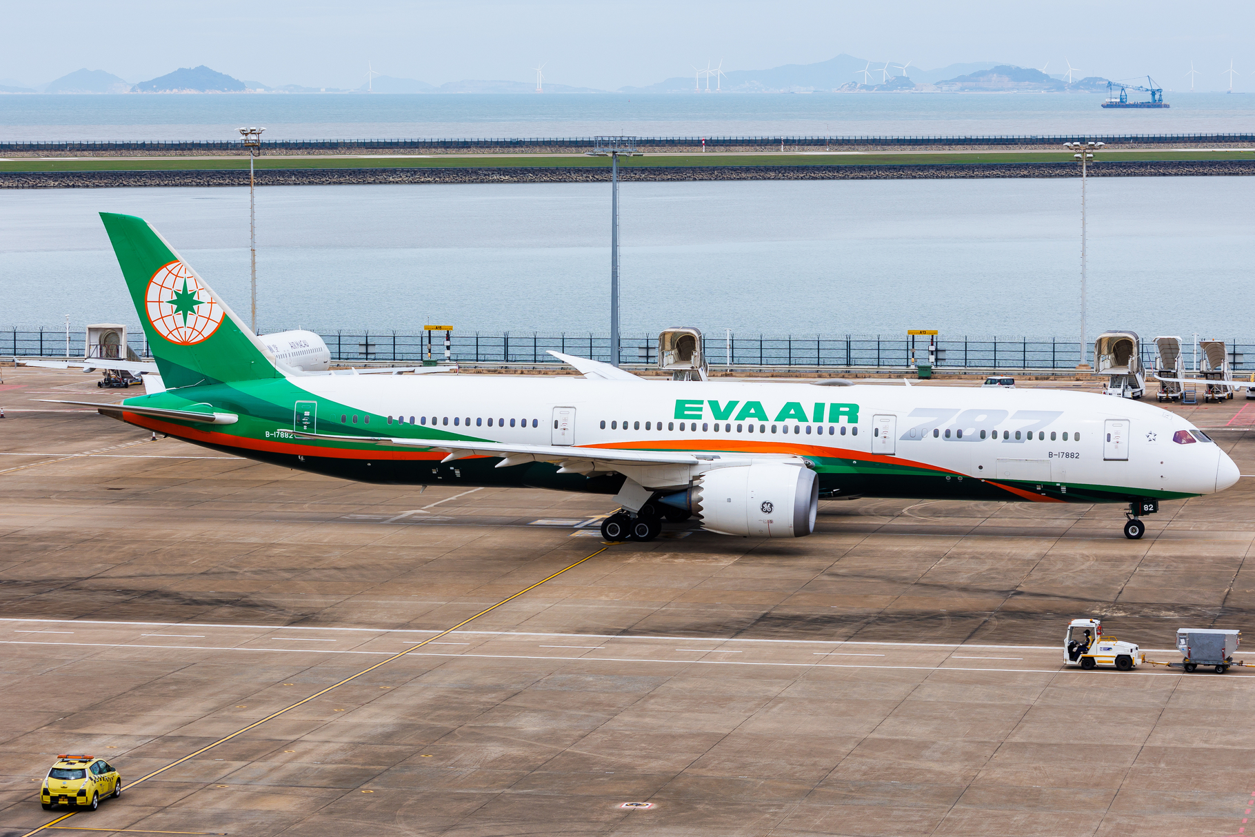Full size: EVA Air Boeing 787-9 B-17882 at Macau International Airport