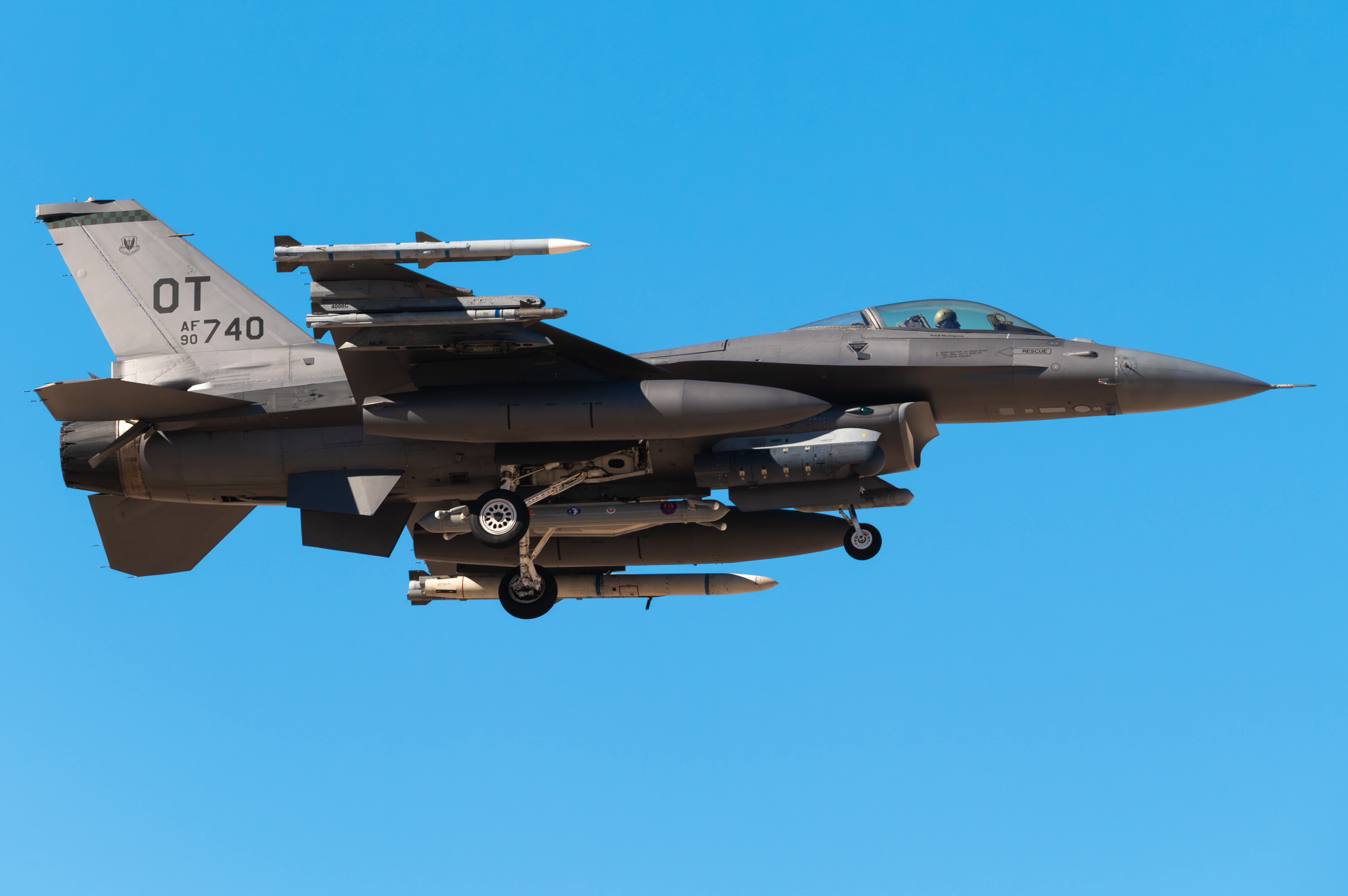 Full size: USAF - United States Air Force General Dynamics F-16 Fighting Falcon 90-0740 at Nellis Air Force Base