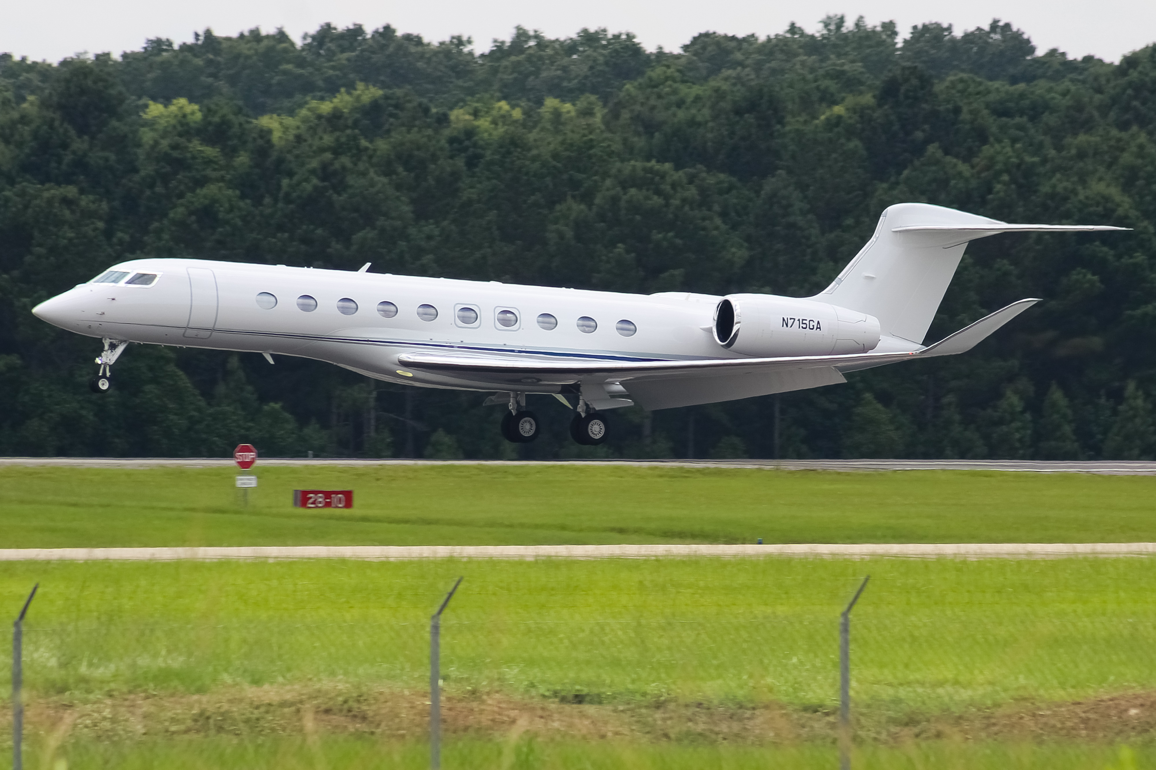 Full size: PRIVATE  Gulfstream G700 N715GA at Savannah/Hilton Head International Airport