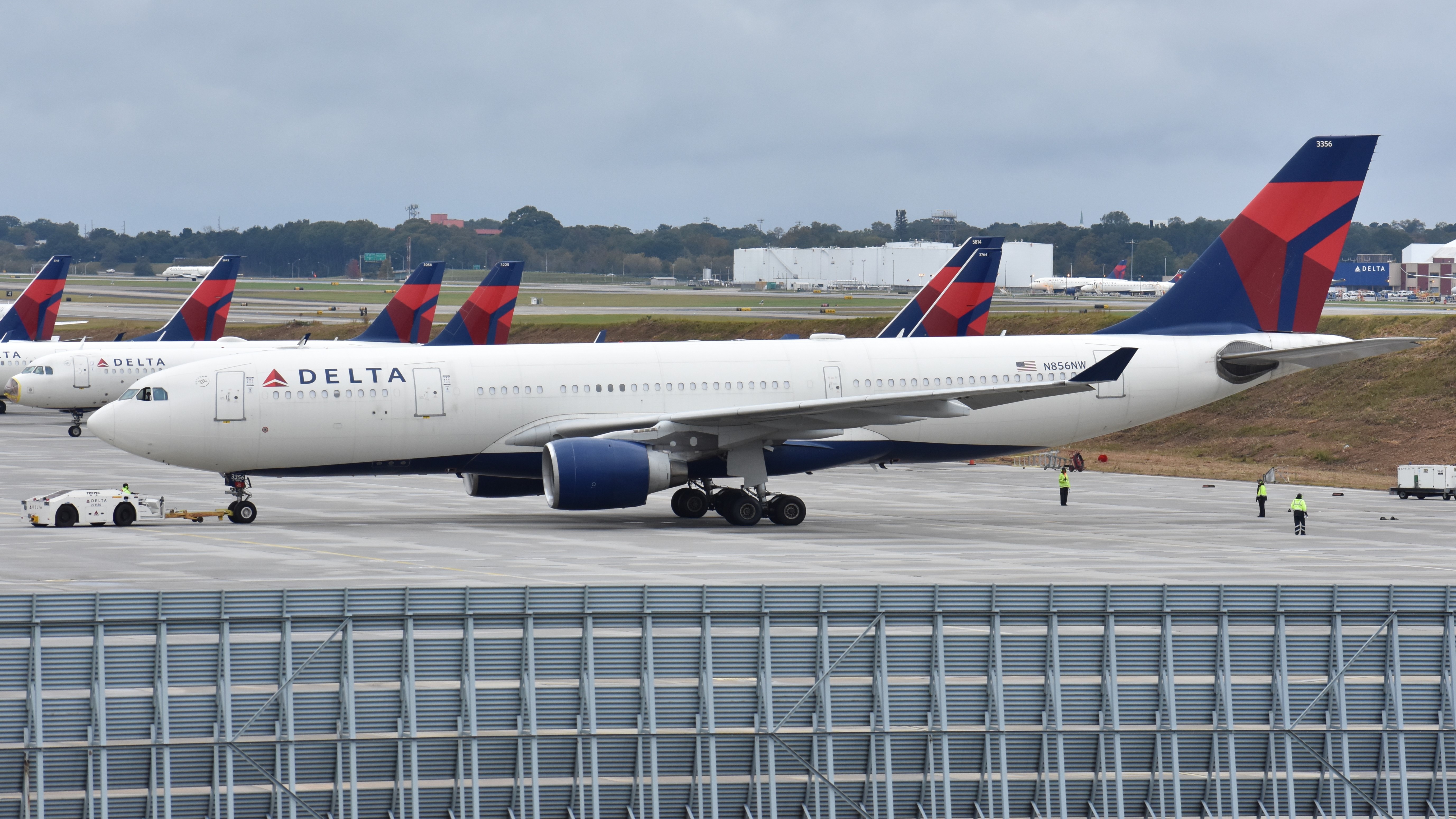 Full size: Delta Airlines Airbus A330-200 N856NW at Hartsfield-Jackson Atlanta International Airport