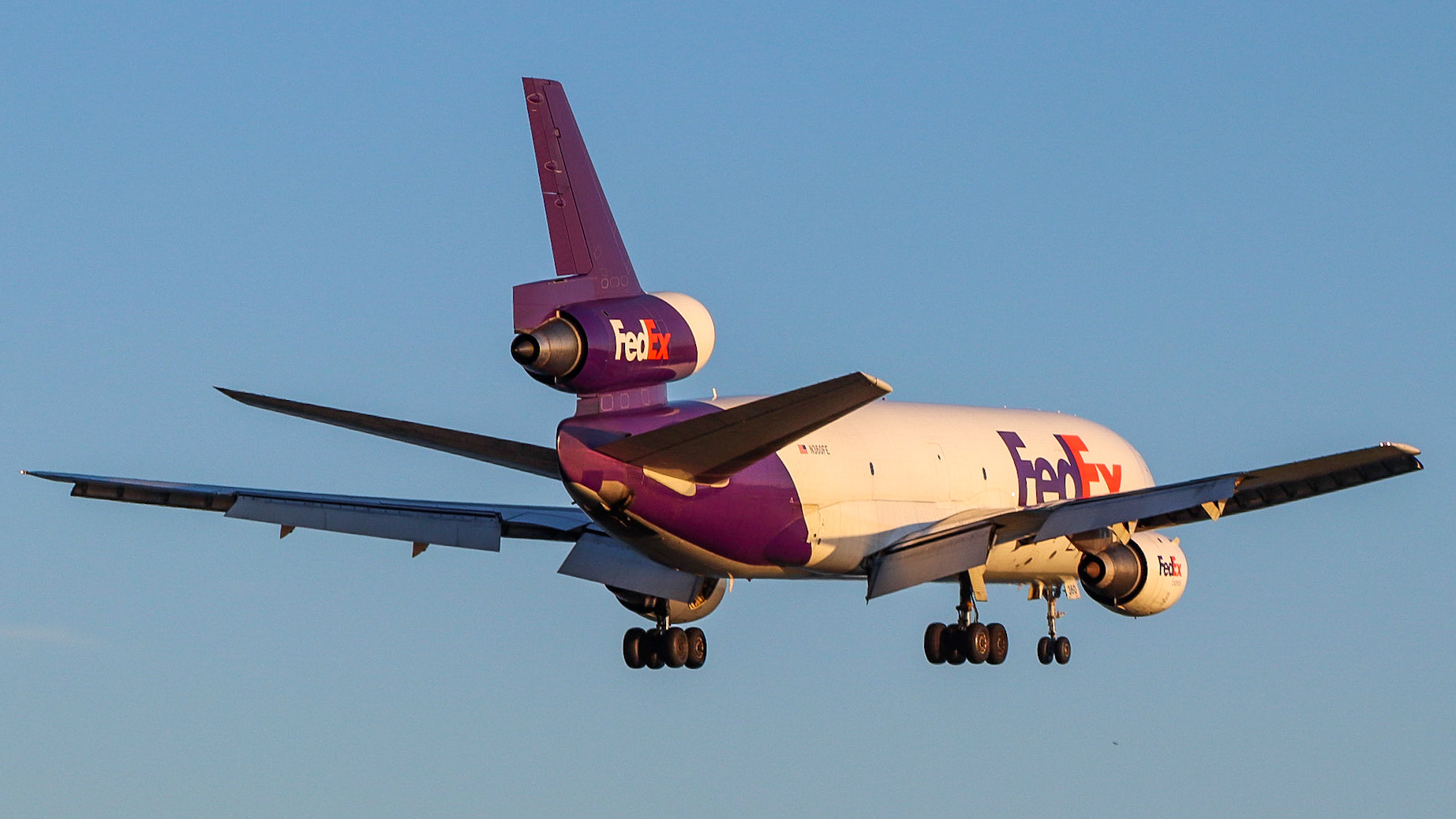 Full size: FedEx Douglas MD10-10F N360FE  at General Edward Lawrence Logan International Airport