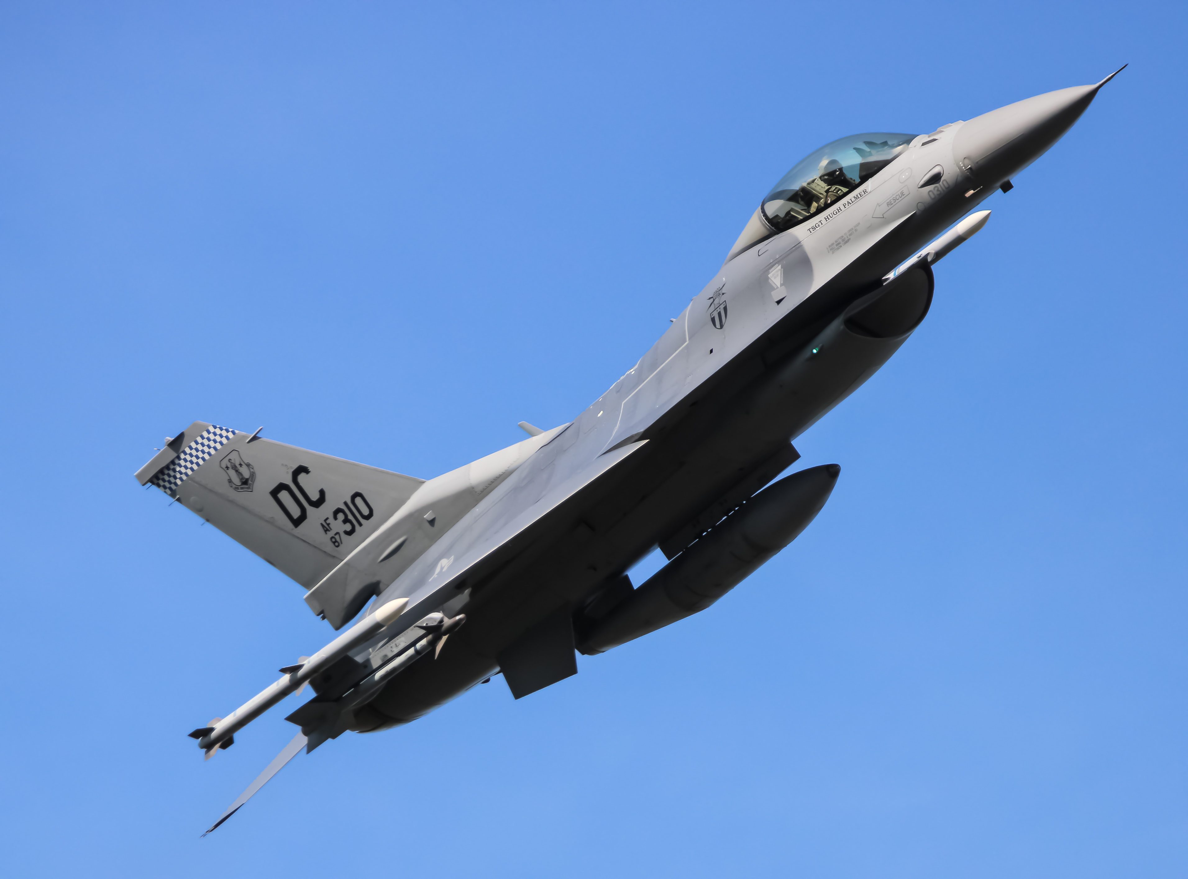 Full size: USAF - United States Air Force General Dynamics F-16 Fighting Falcon 87-0310 at Joint Base Andrews
