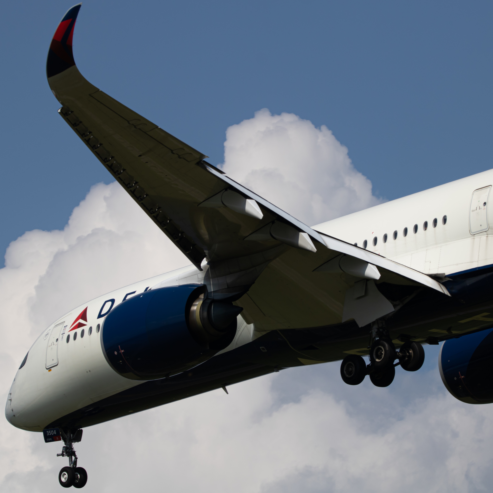 Full size: Delta Airlines Airbus A350-900 N504DN at Washington Dulles International Airport
