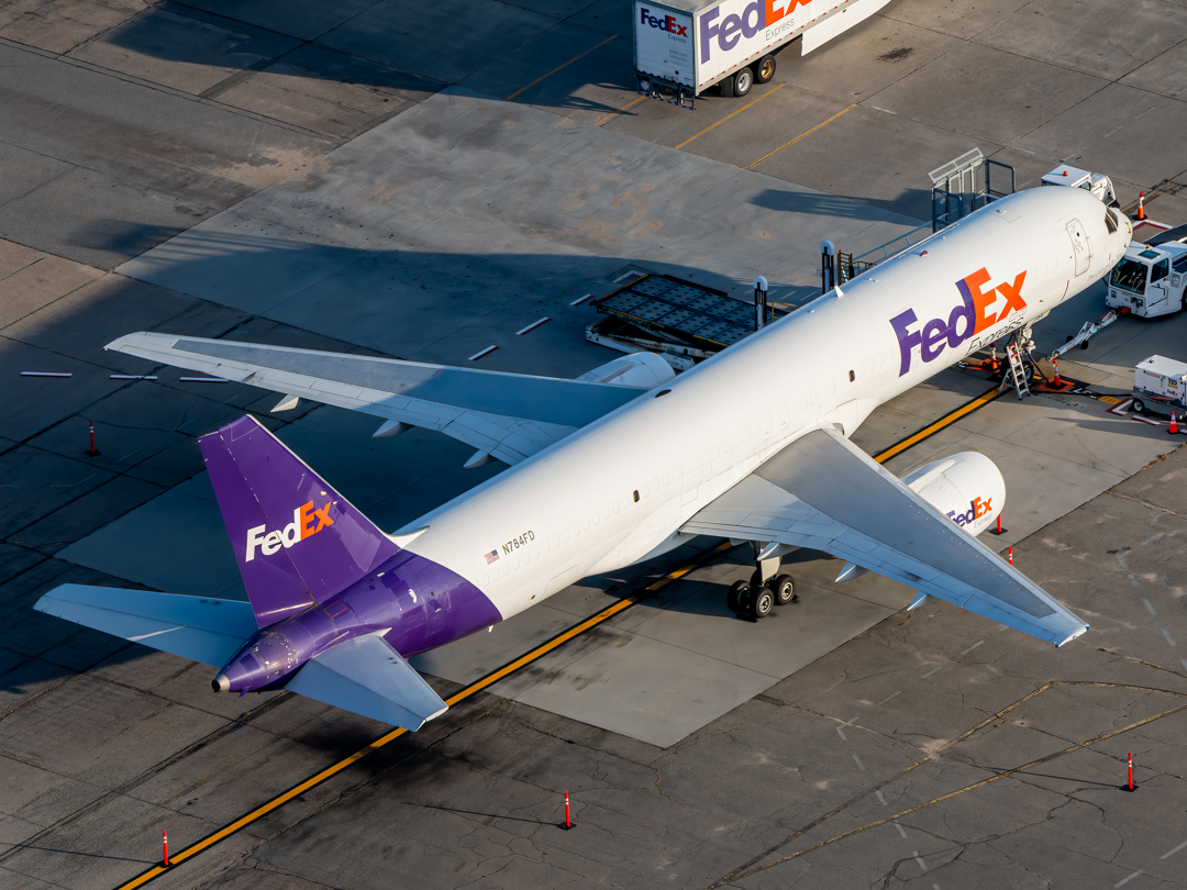 Full size: FedEx Boeing 757-200F N784FD at Theodore Francis Green State Airport