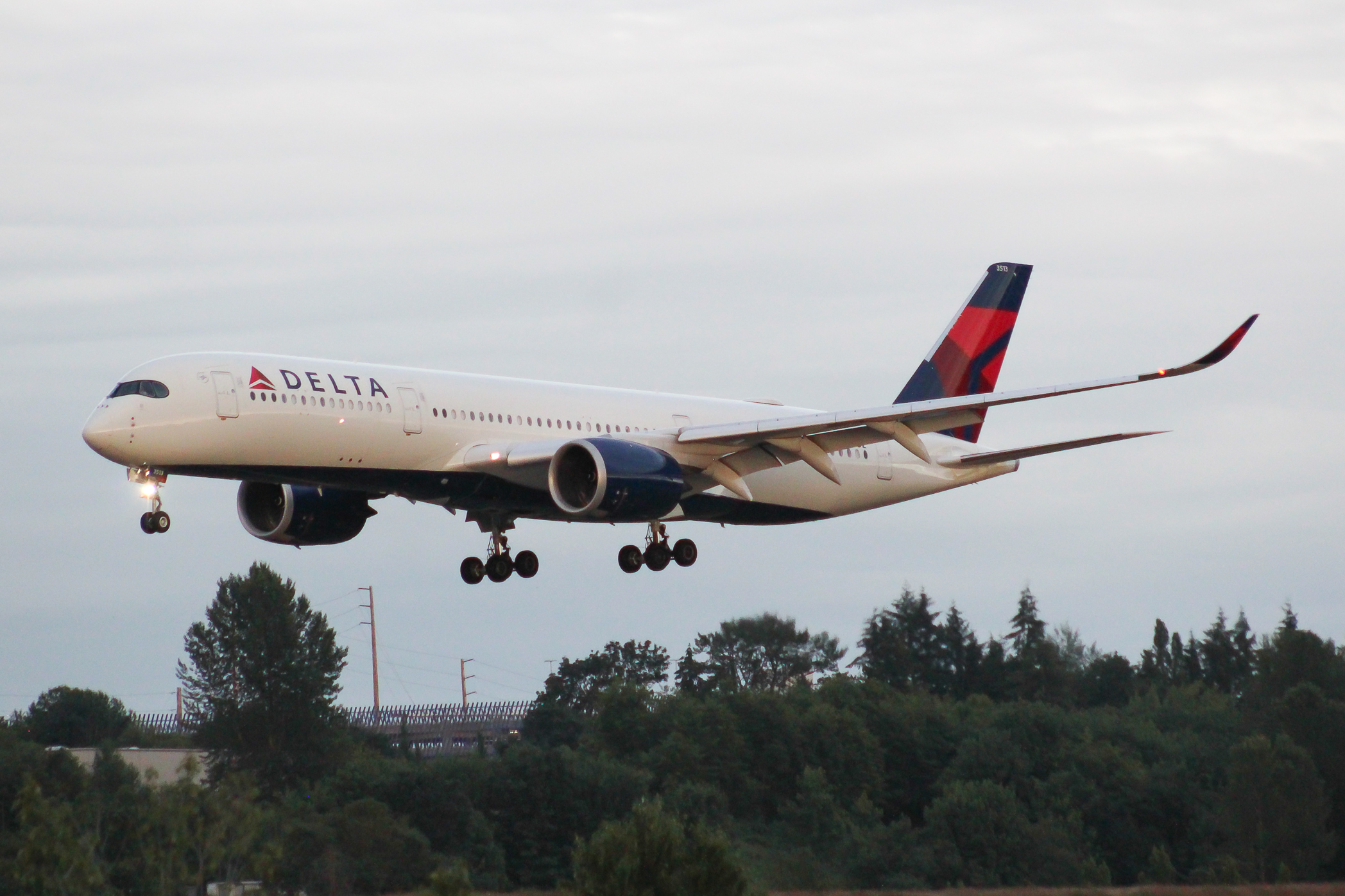 Full size: Delta Airlines Airbus A350-900 N513DN at Seattle-Tacoma International Airport