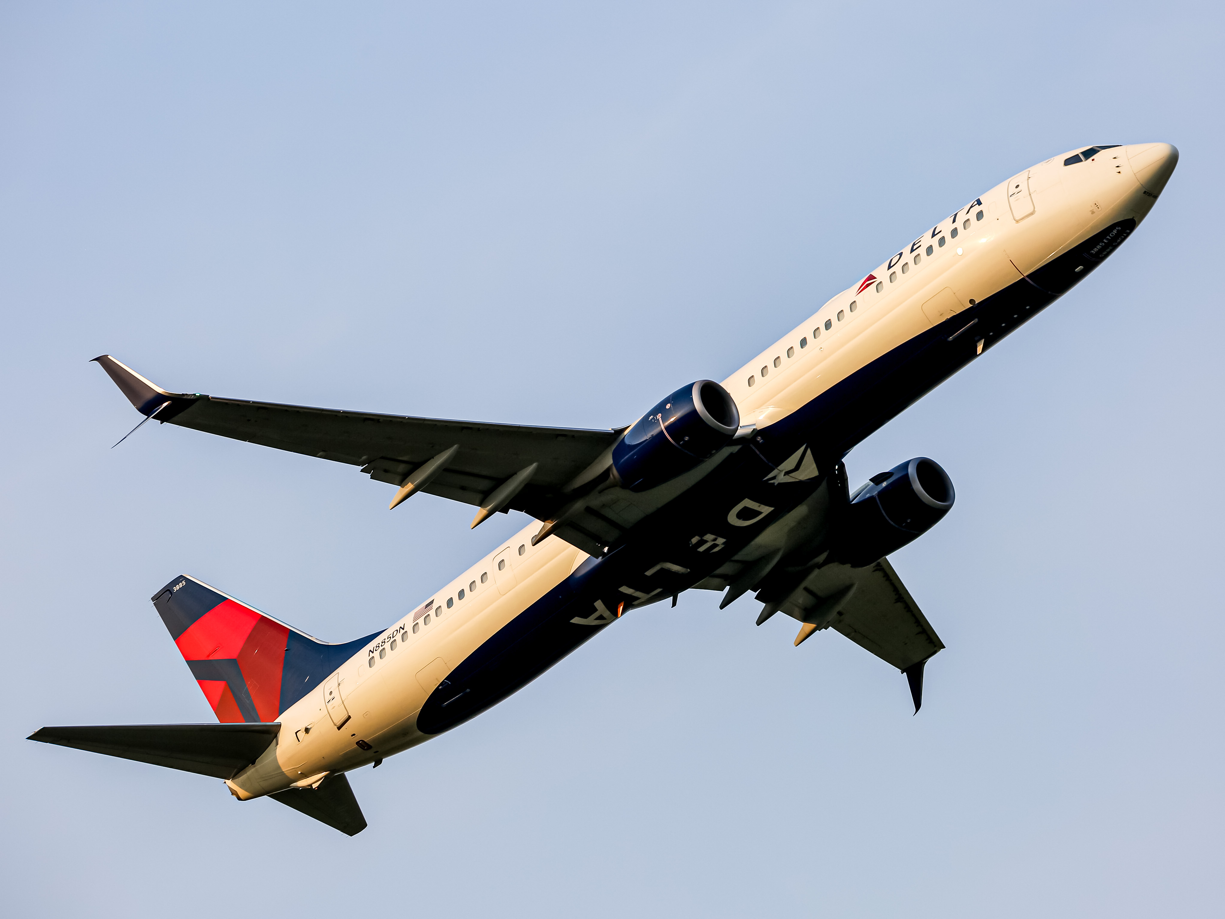 Full size: Delta Airlines Boeing 737-900ER N885DN at Baltimore/Washington International Thurgood Marshall Airport