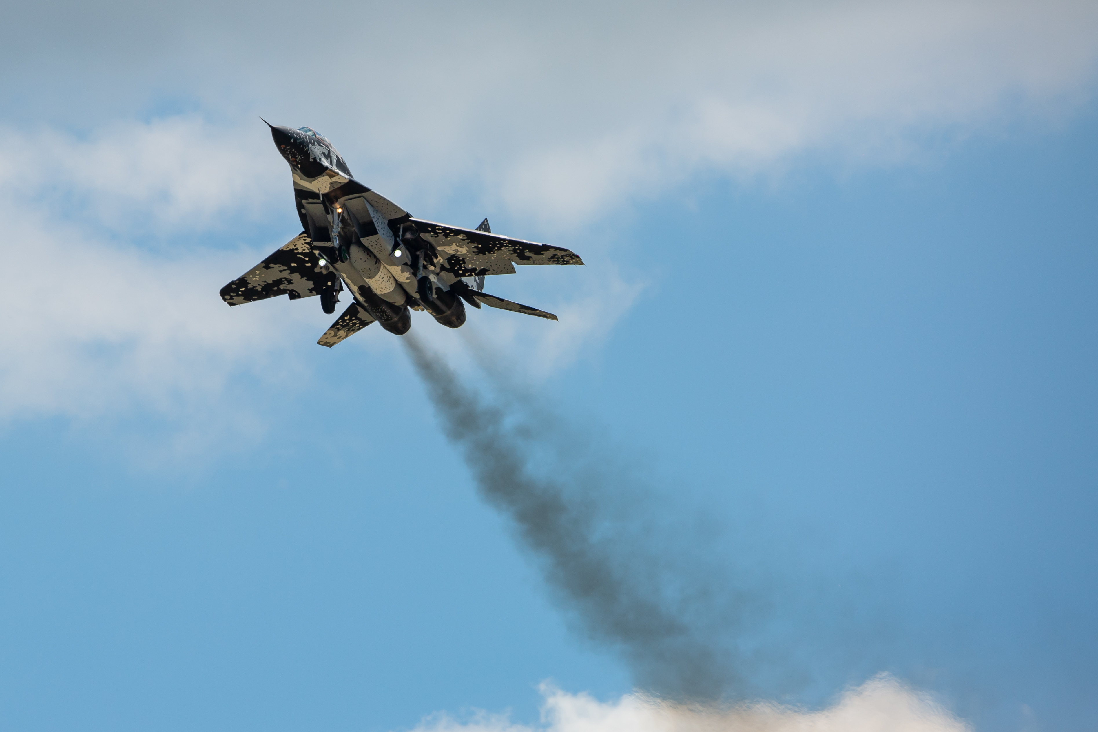 Full size: PRIVATE Mikoyan-Gurevich MiG-29 N29UB at Wittman Regional Airport