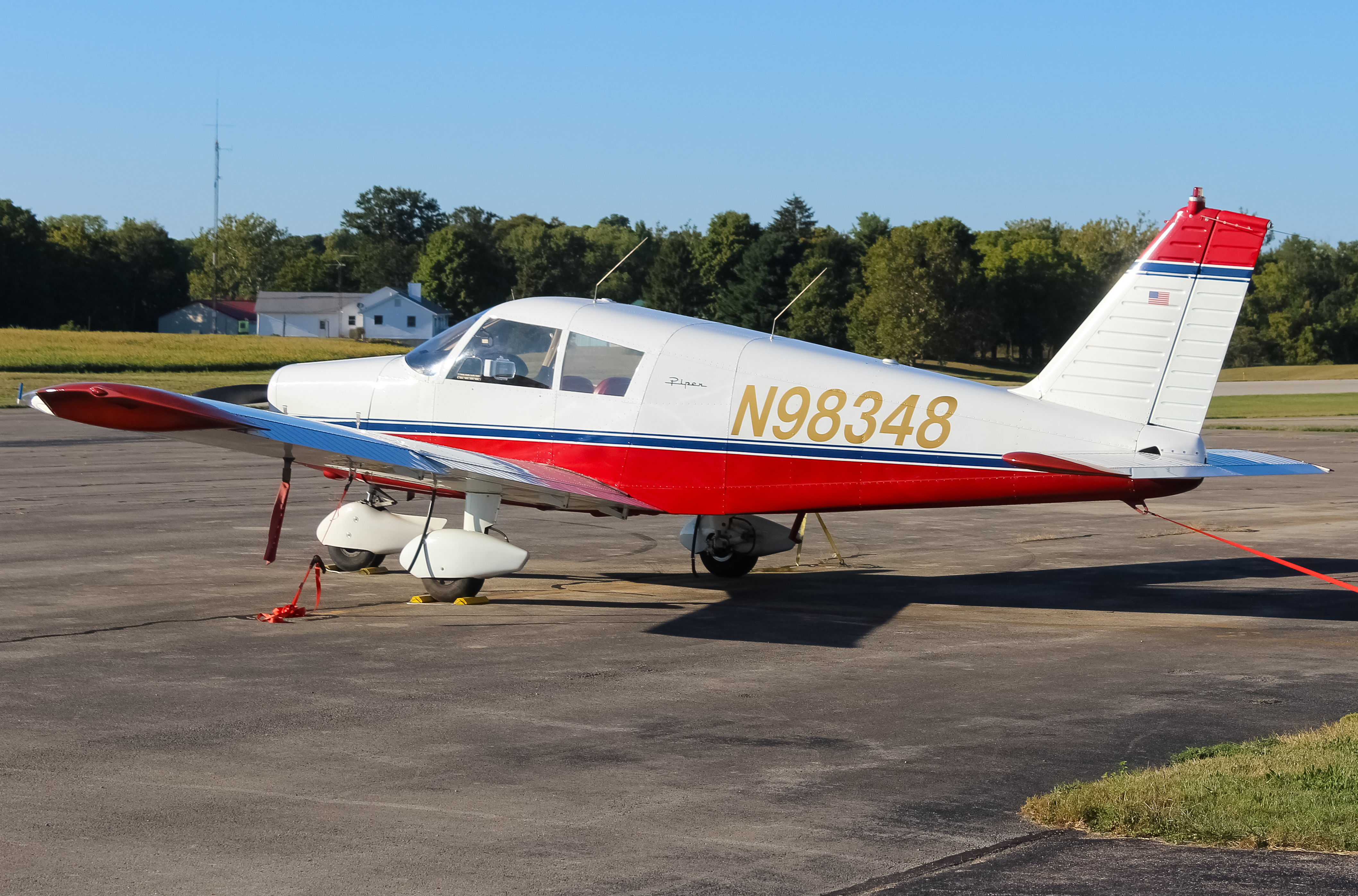 Full size: PRIVATE  Piper 28 Cherokee N98348 at 
