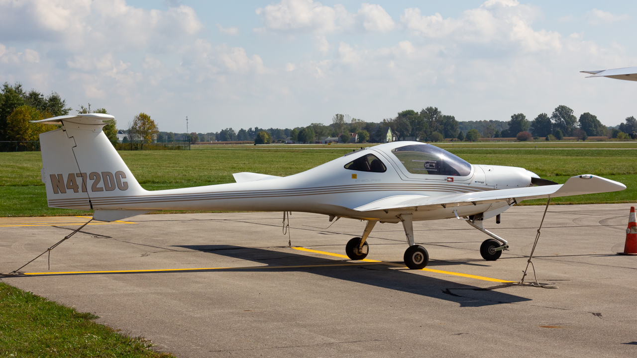 Full size: PRIVATE Diamond DA-20 N472DC at Delaware Municipal Airport