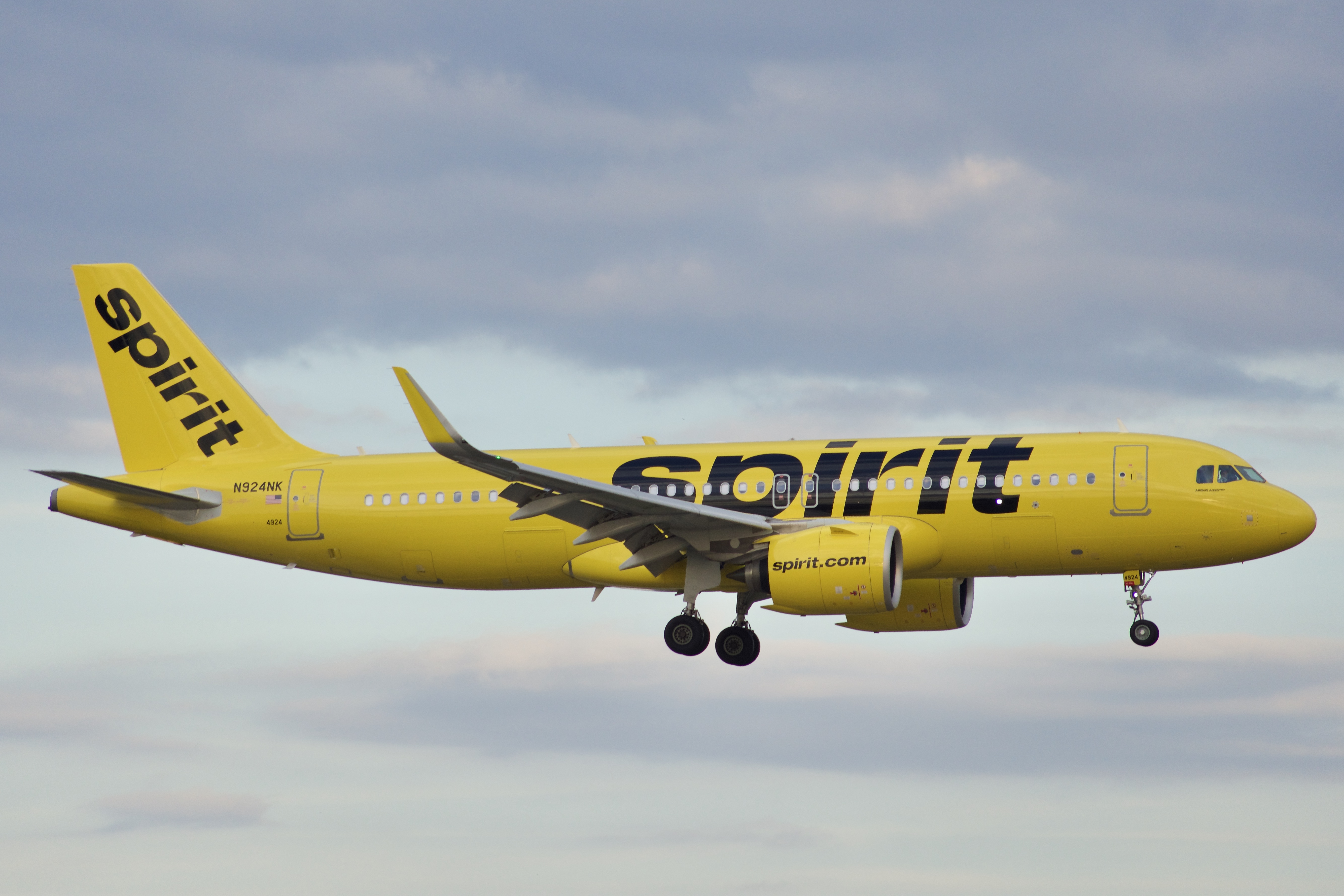 Full size: Spirit Airlines Airbus A320neo N924NK at Orlando International Airport