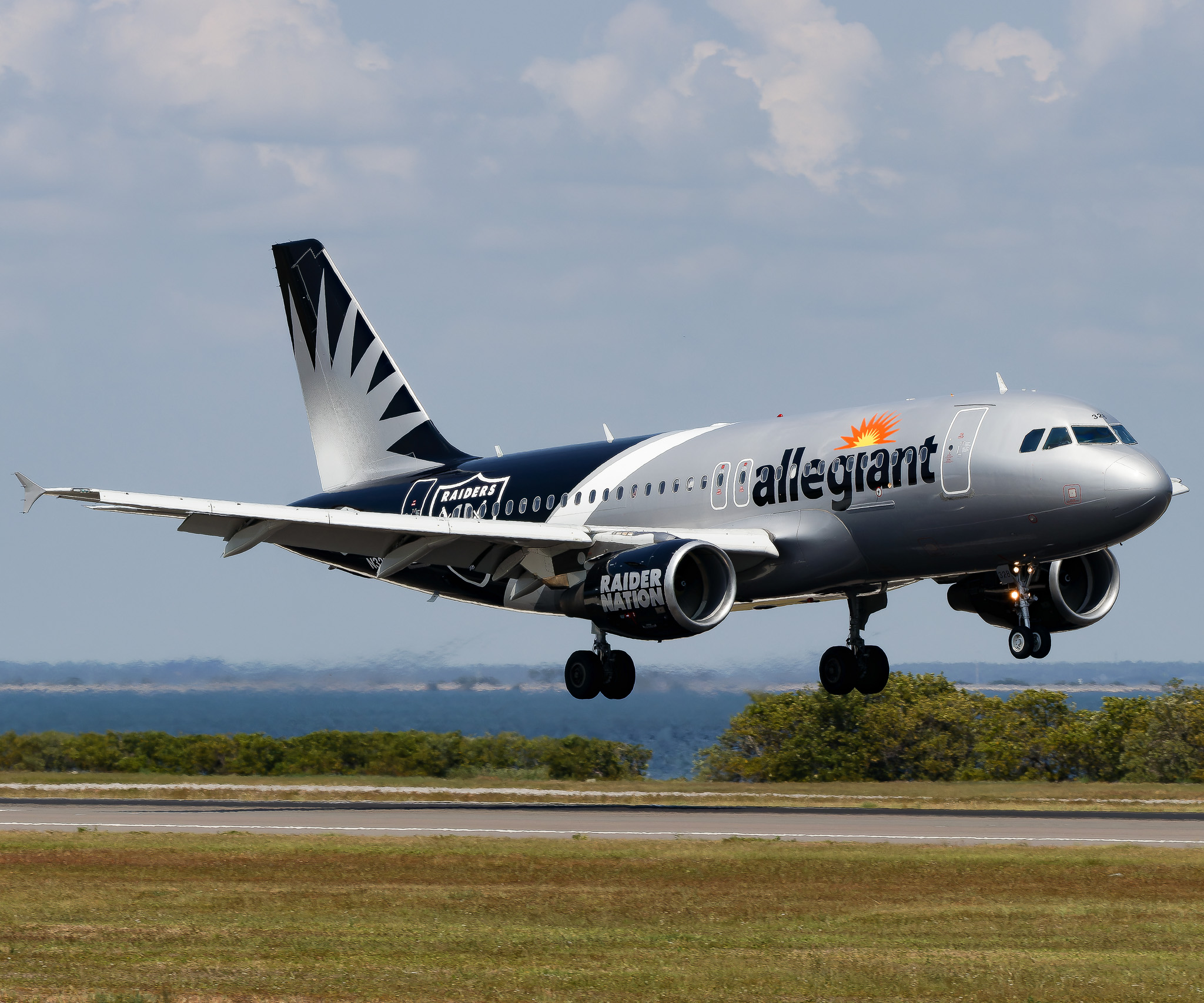 Full size: Allegiant Air Airbus A319 N328NV at St. Petersburg Clearwater International Airport