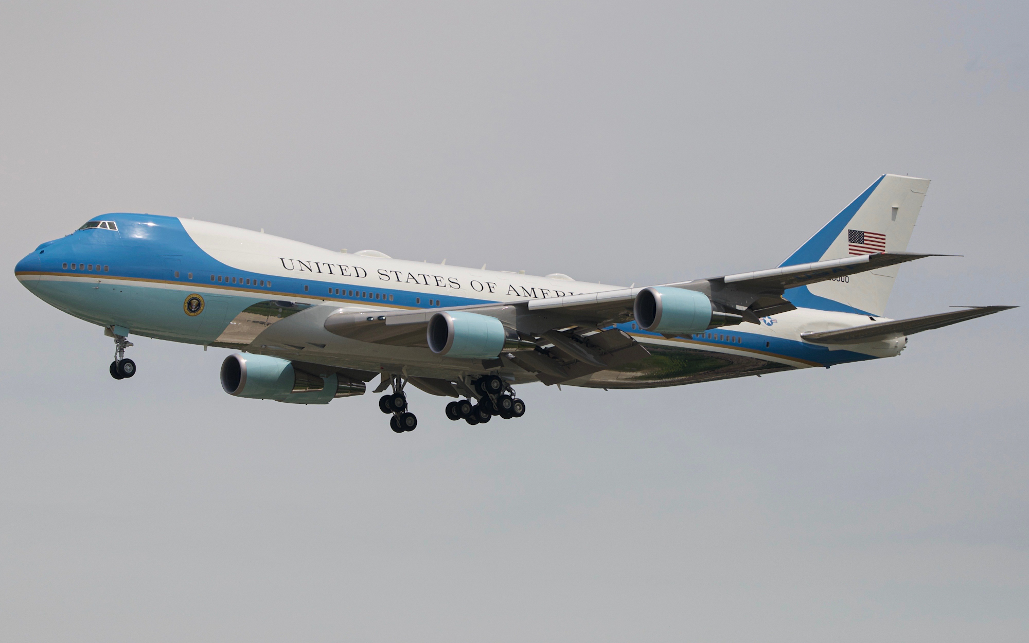 Full size: USAF - United States Air Force Boeing VC-25A 82-8000 at Chicago O'Hare International Airport