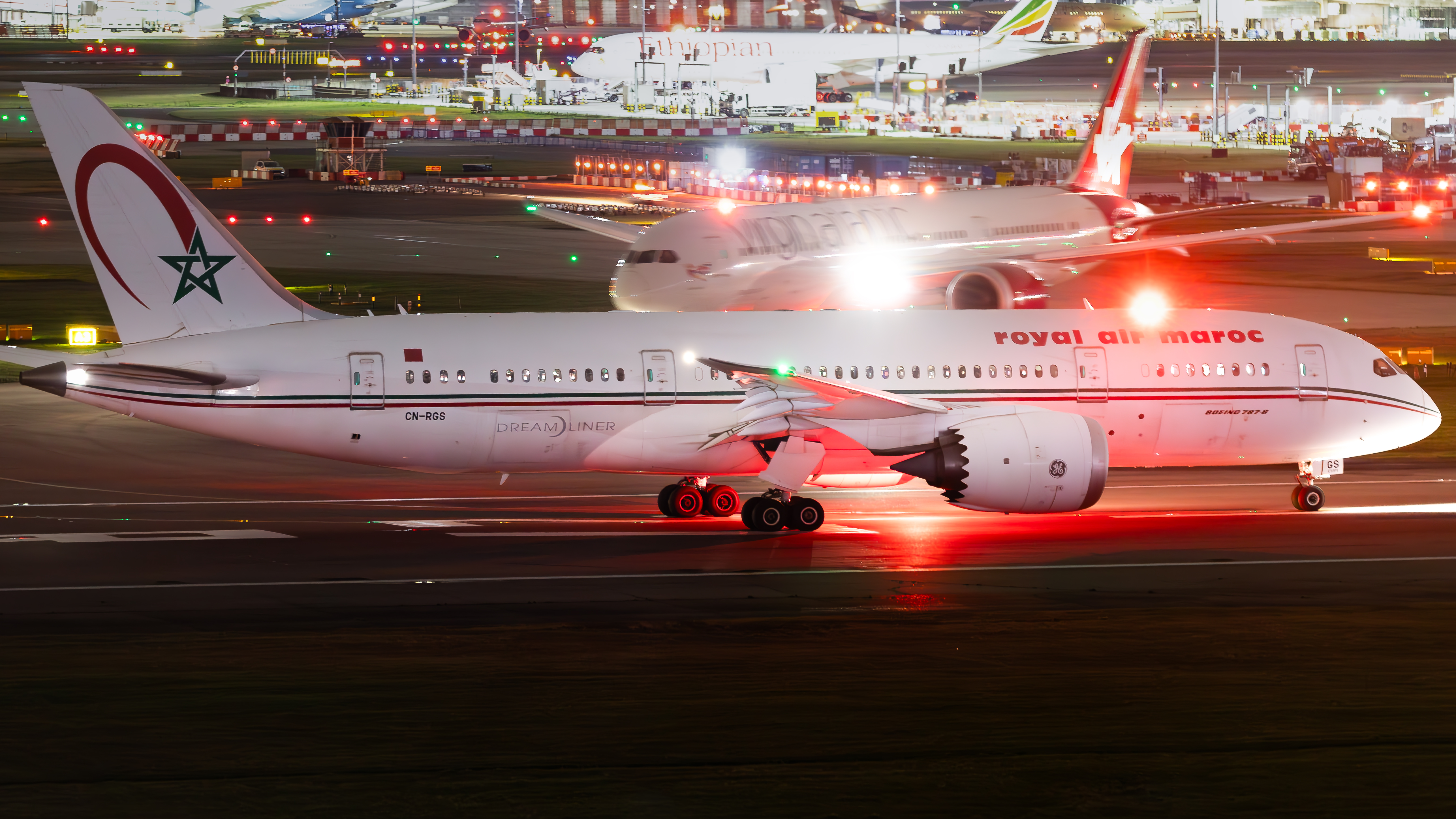 Full size: Royal Air Maroc Boeing 787-8 CN-RGS at London Heathrow International Airport